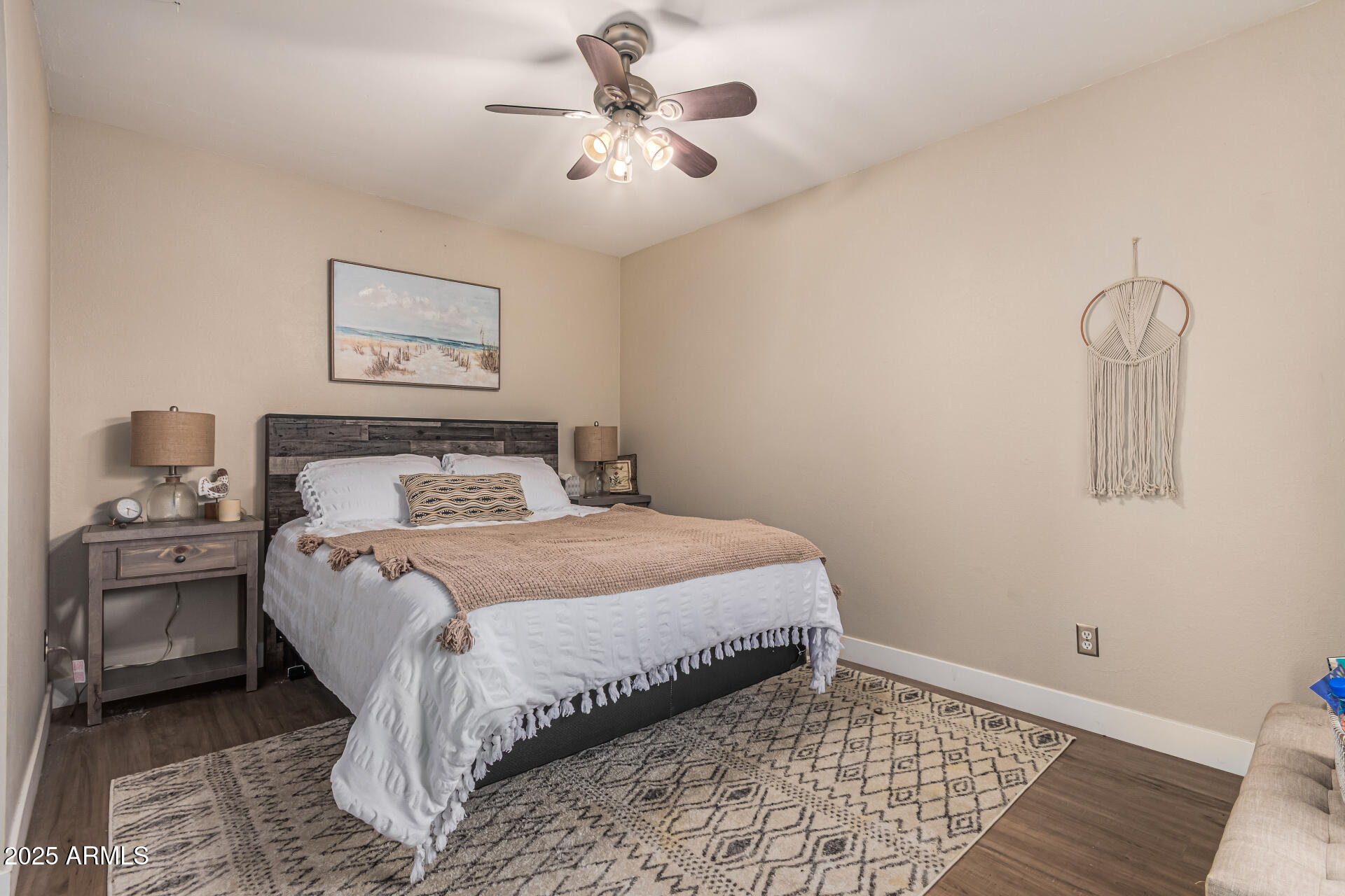 959 E LOBSTER TRAP Lane