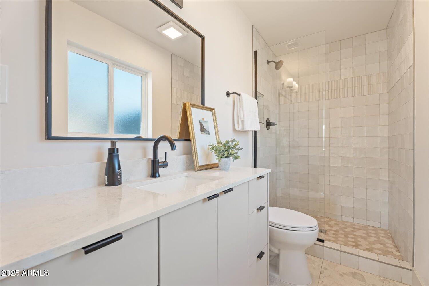 8408 E RANCHO VISTA Drive