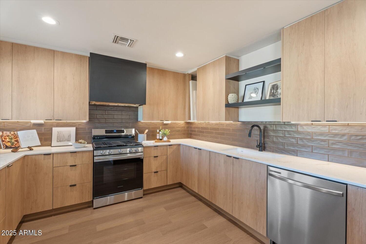 8408 E RANCHO VISTA Drive