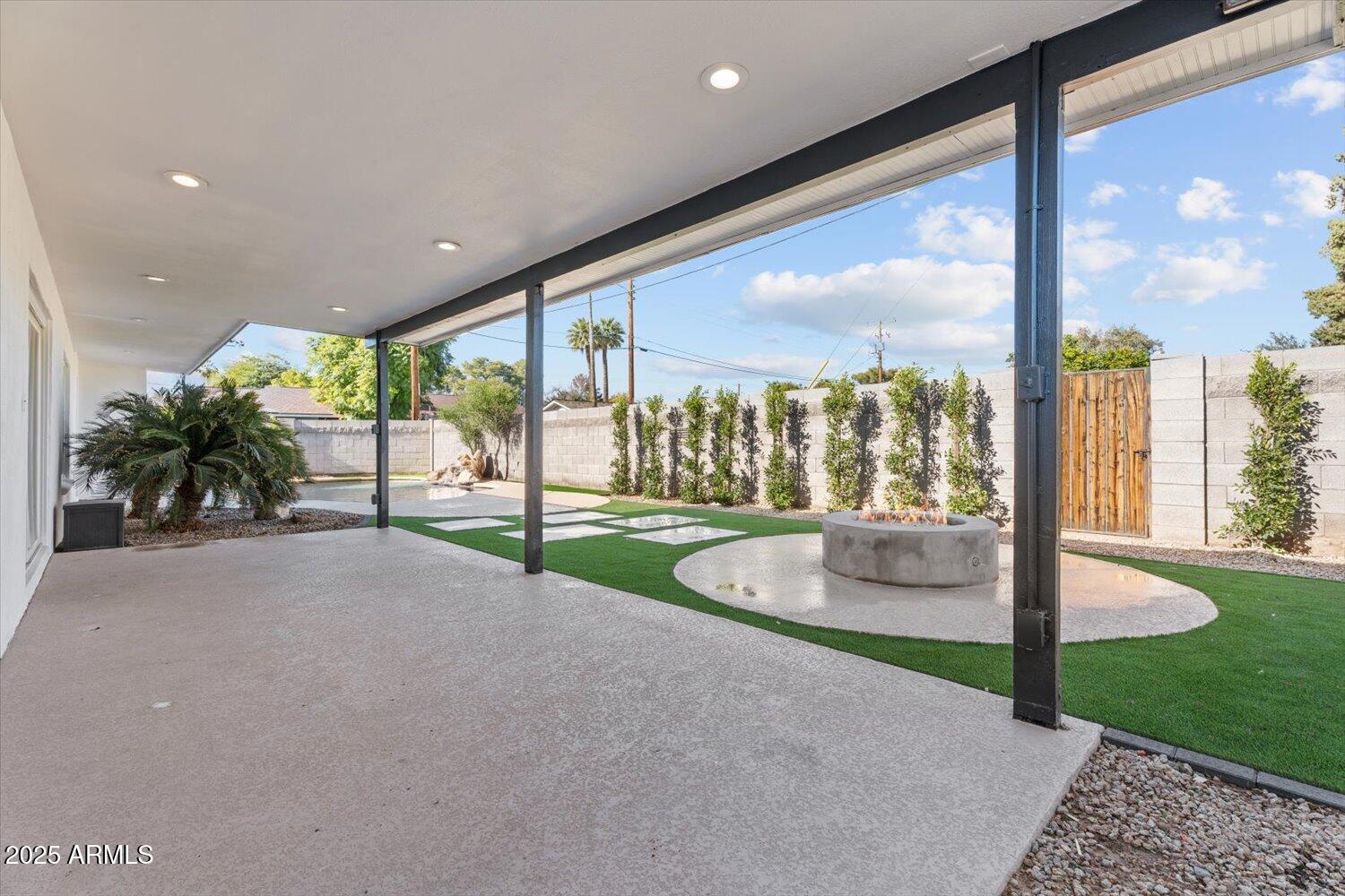 8408 E RANCHO VISTA Drive