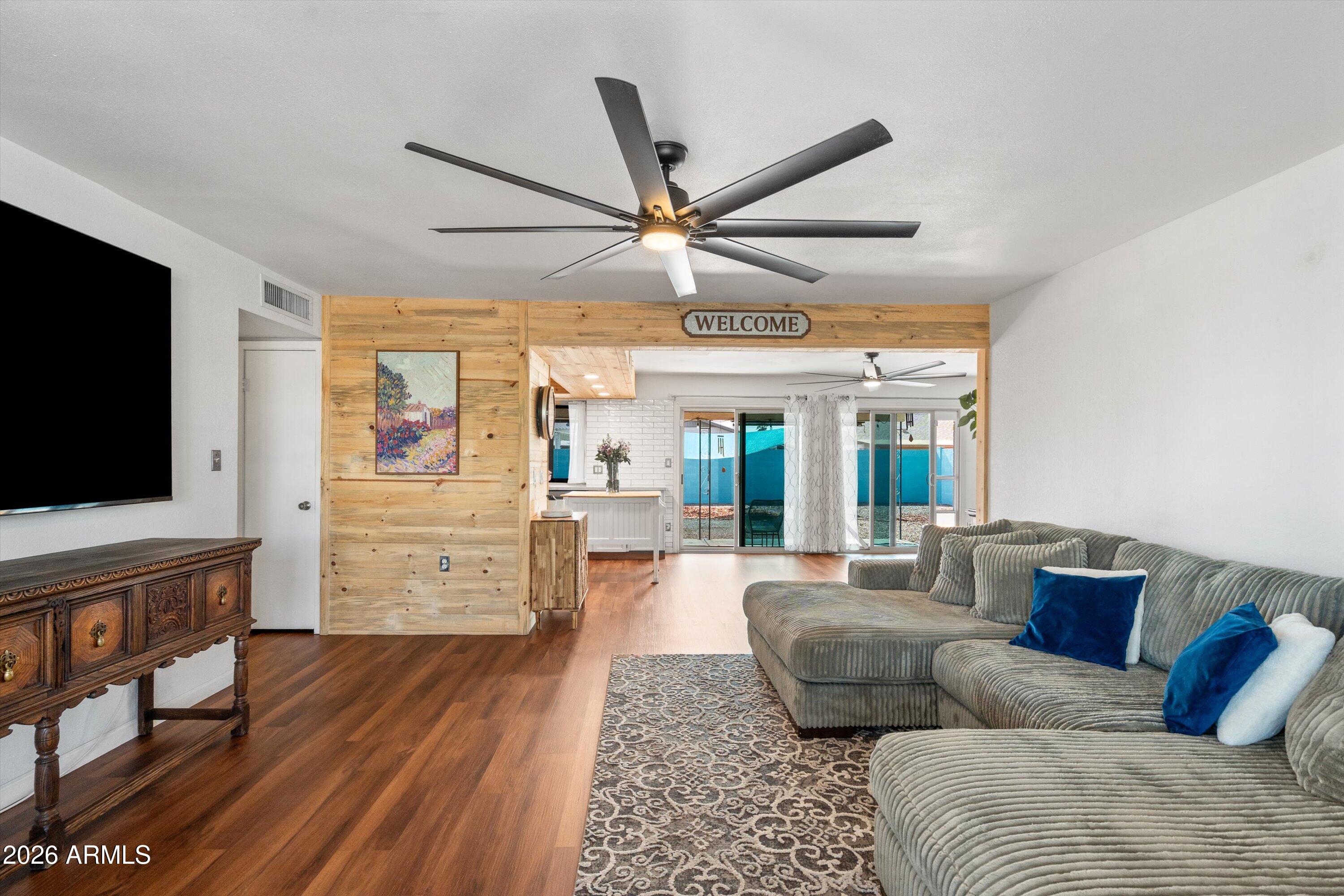 10443 W BUTLER Drive