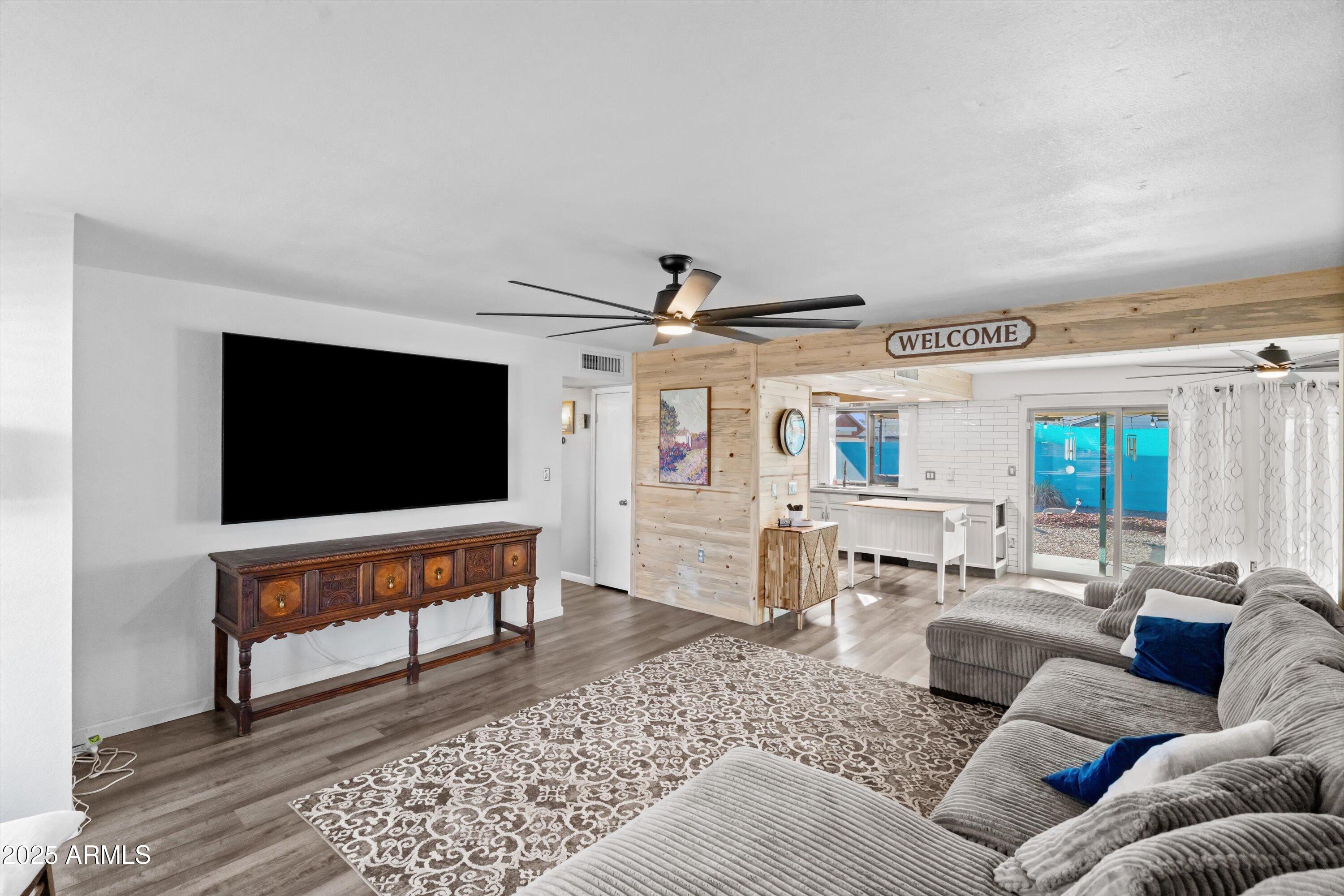 10443 W BUTLER Drive