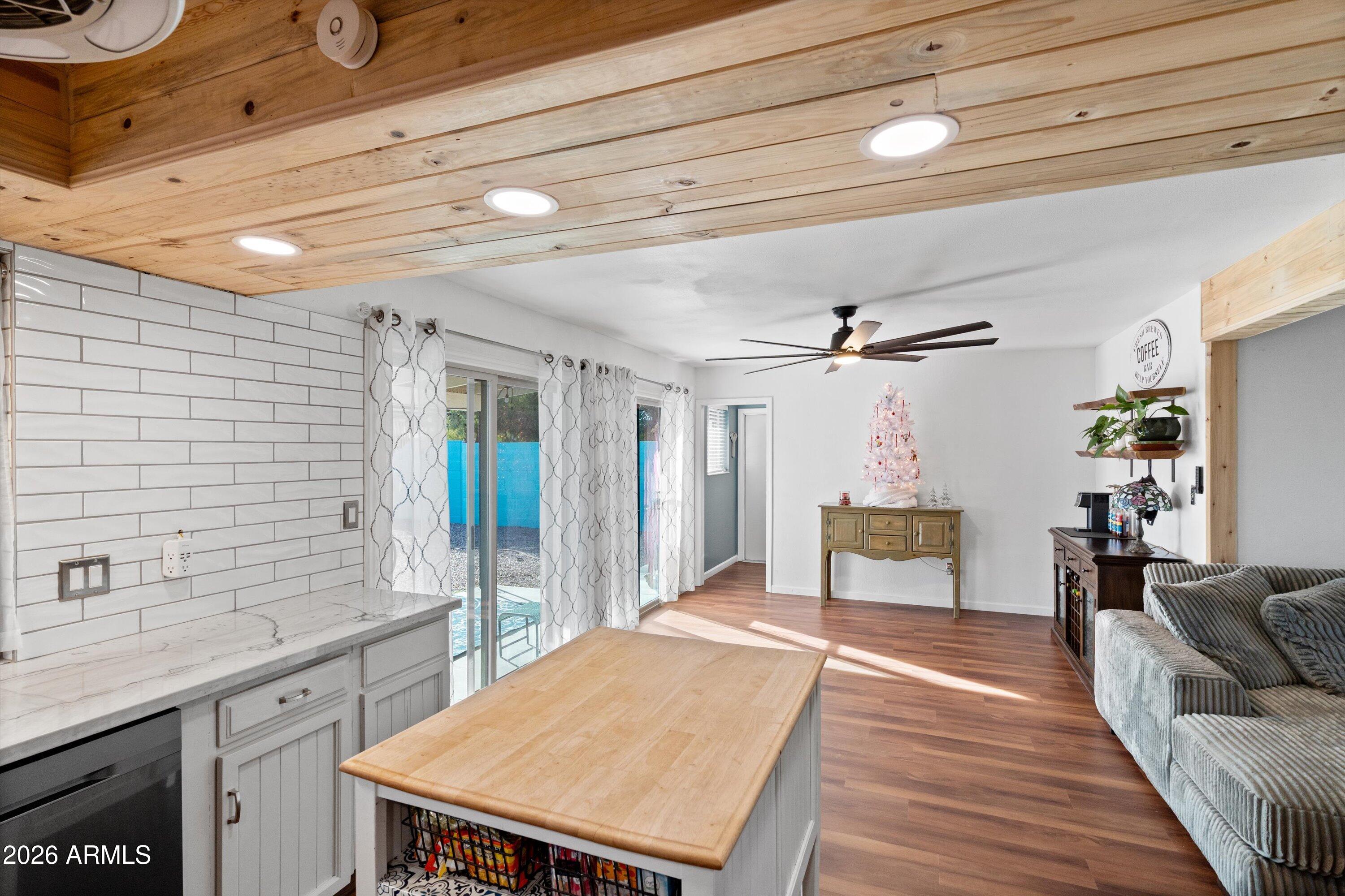 10443 W BUTLER Drive