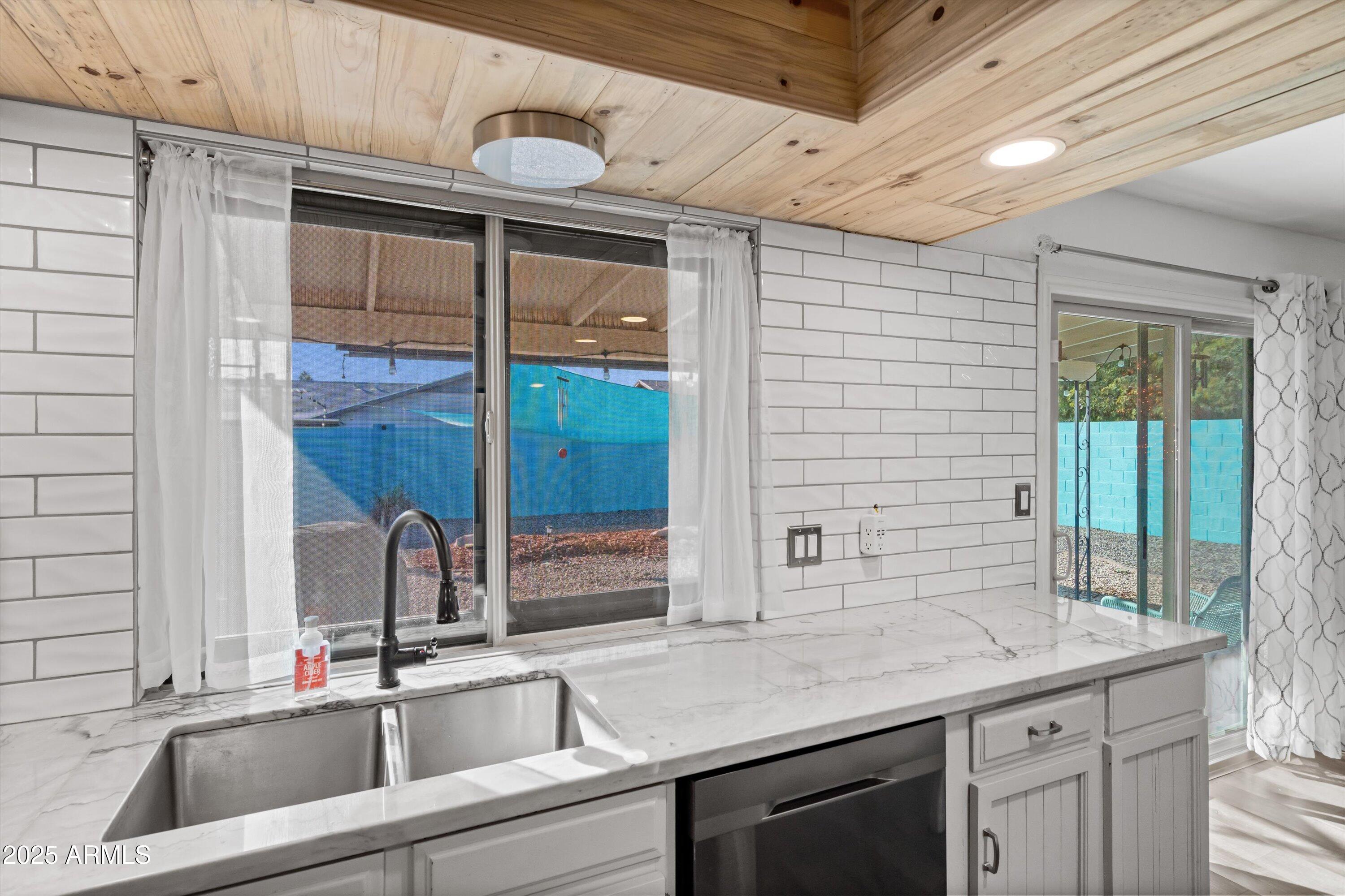 10443 W BUTLER Drive