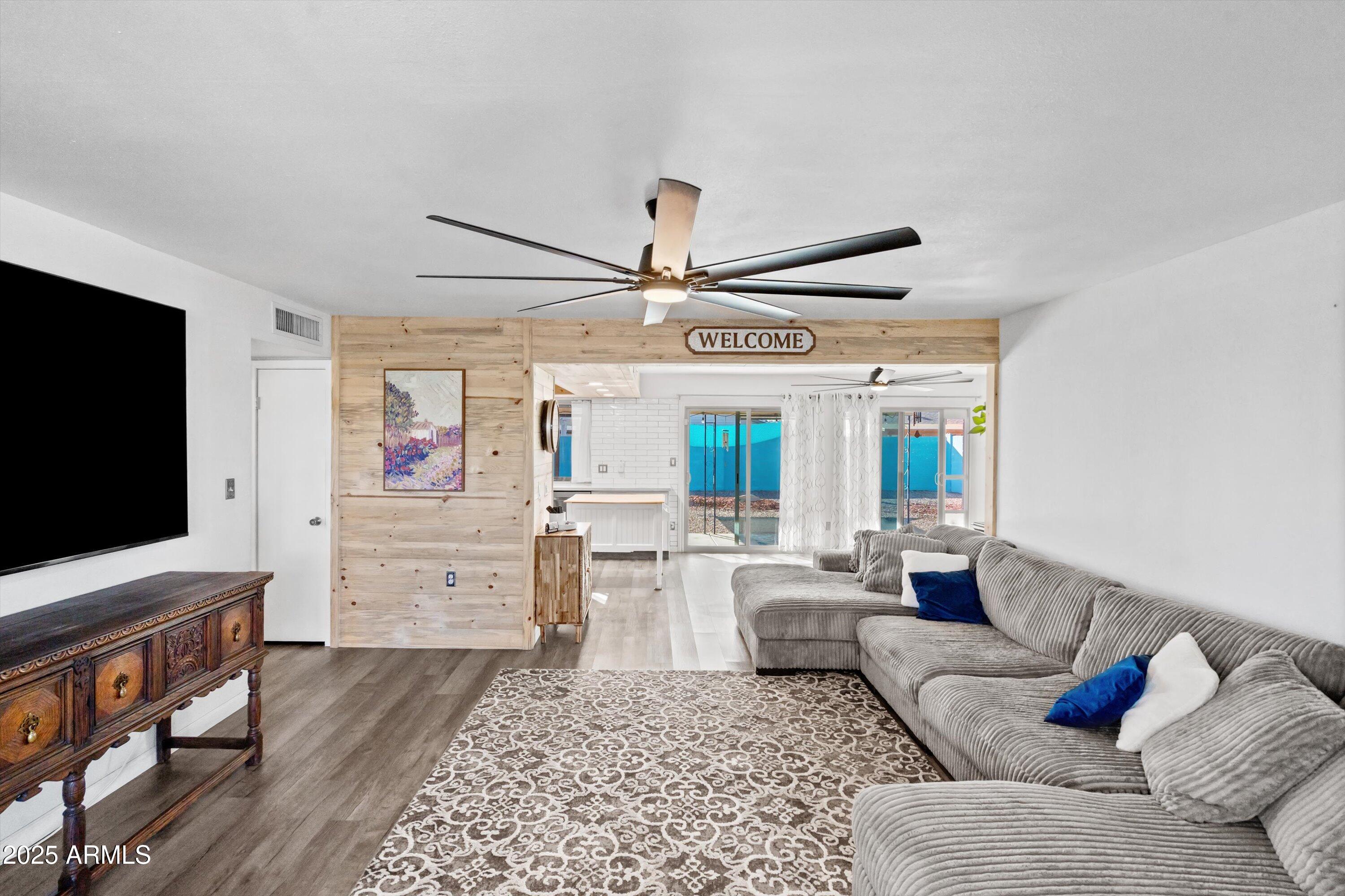 10443 W BUTLER Drive