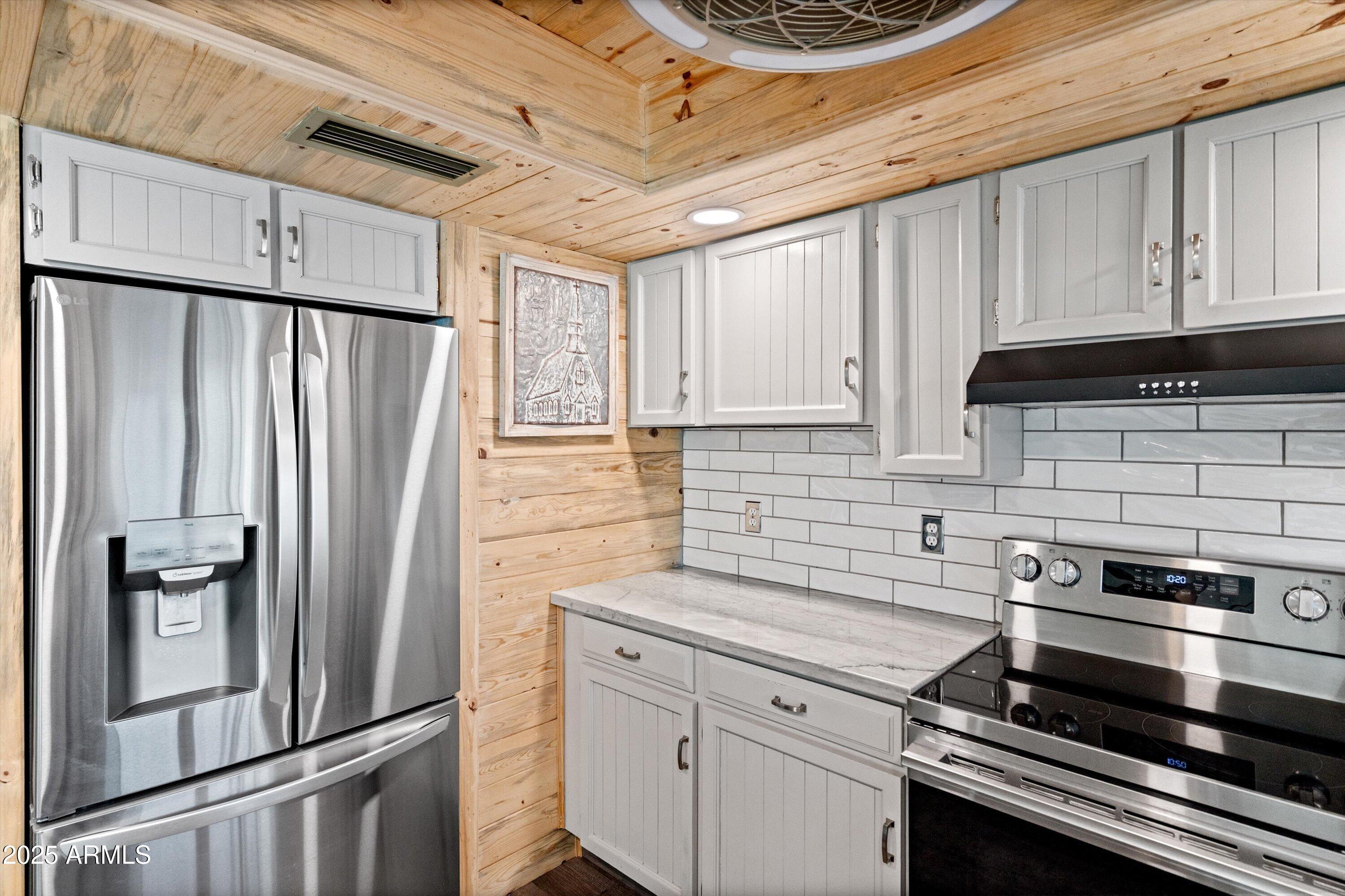 10443 W BUTLER Drive