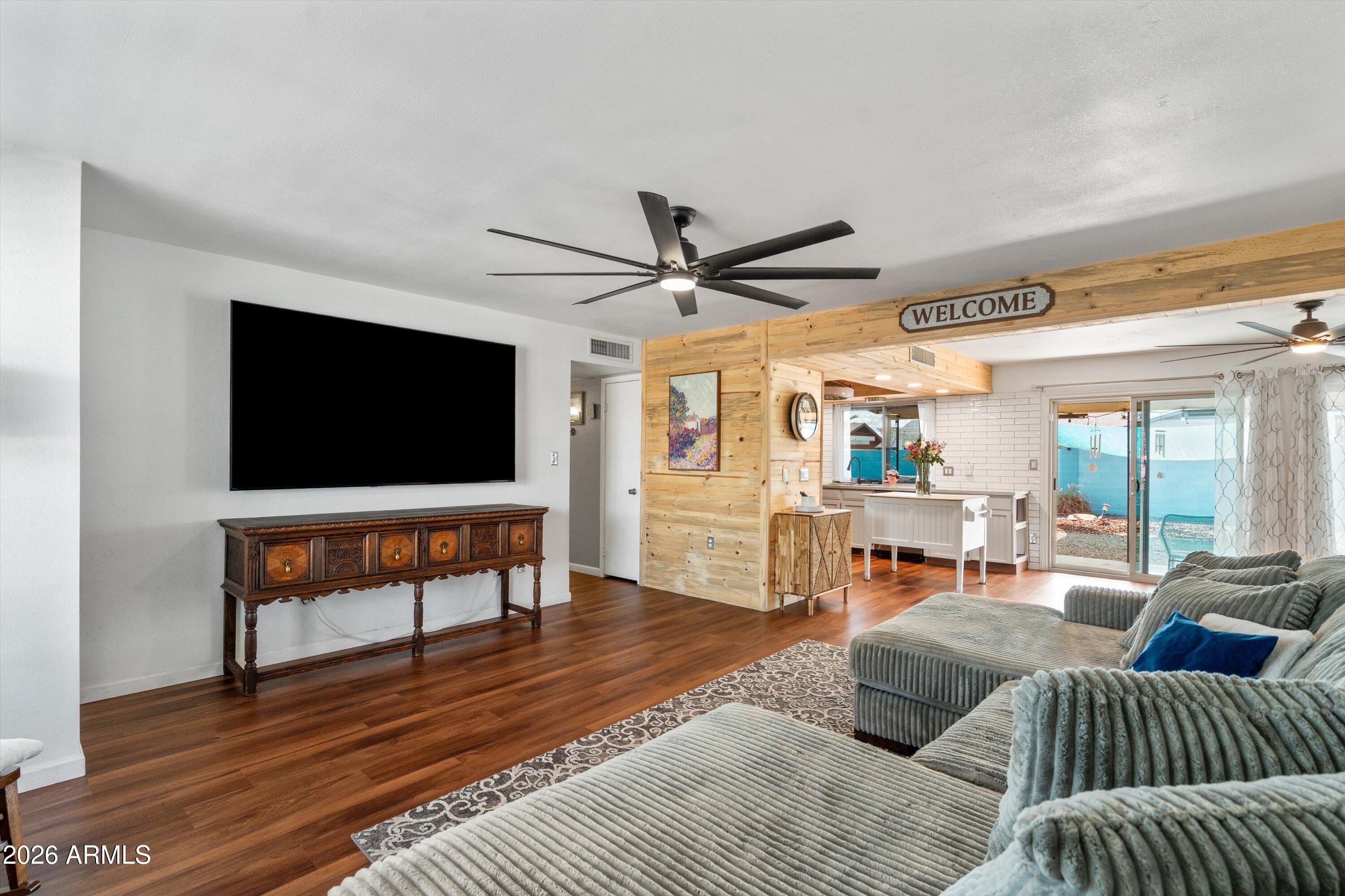 10443 W BUTLER Drive