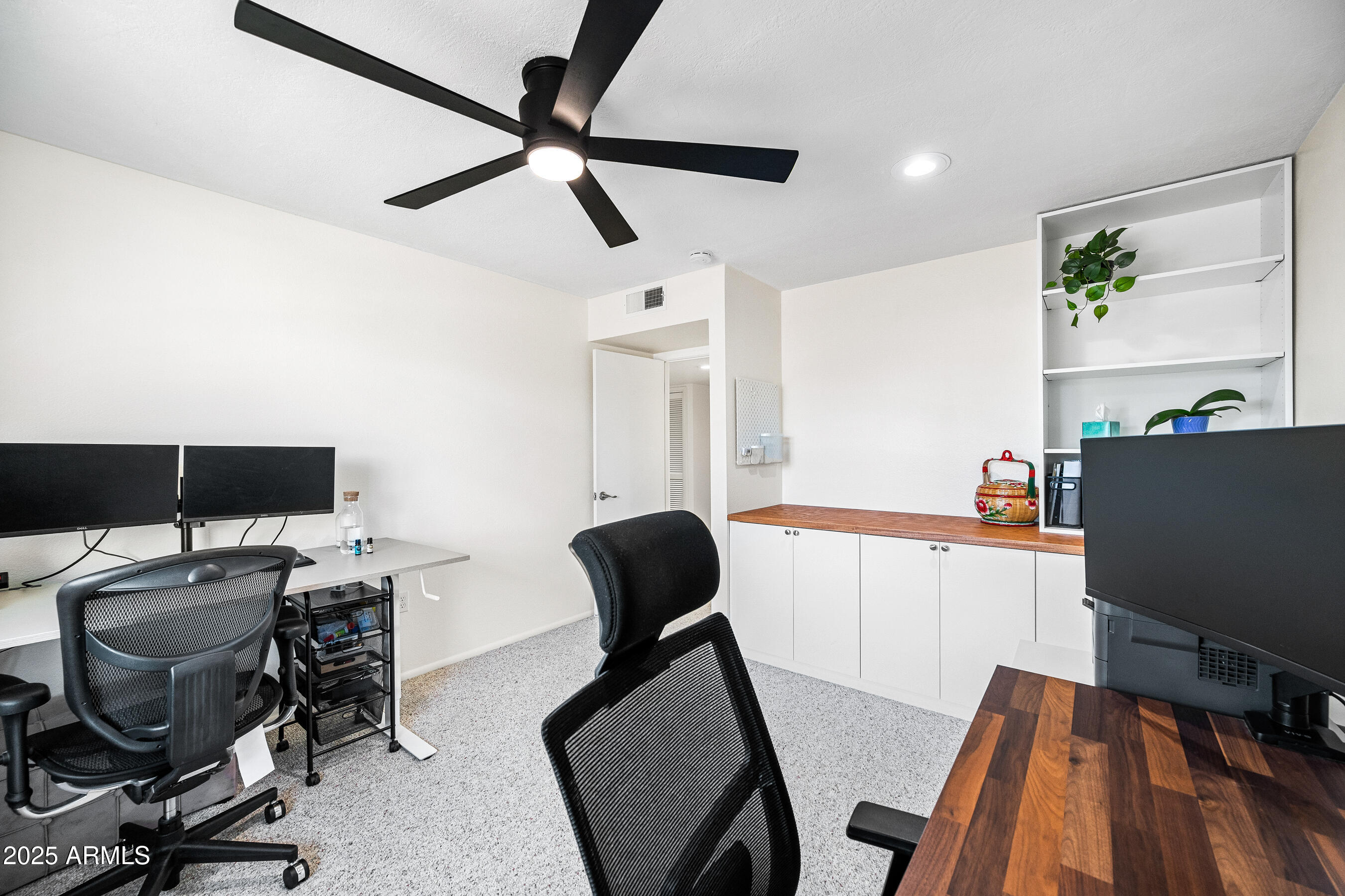 16869 N Meadow Park Drive