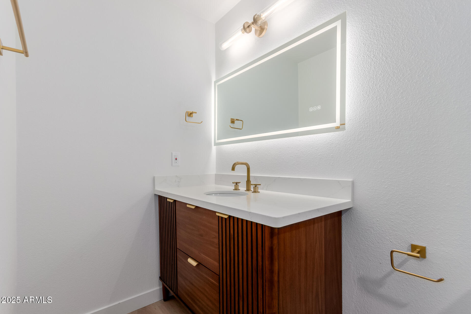 8055 E THOMAS Road M101