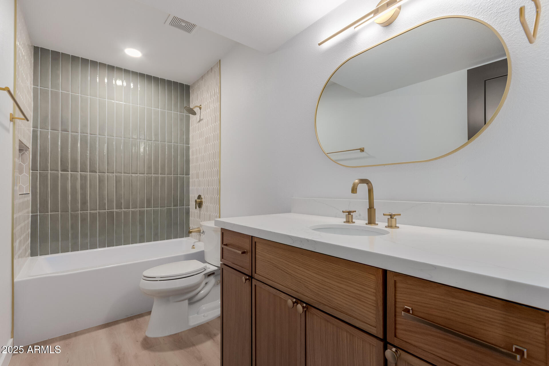 8055 E THOMAS Road M101