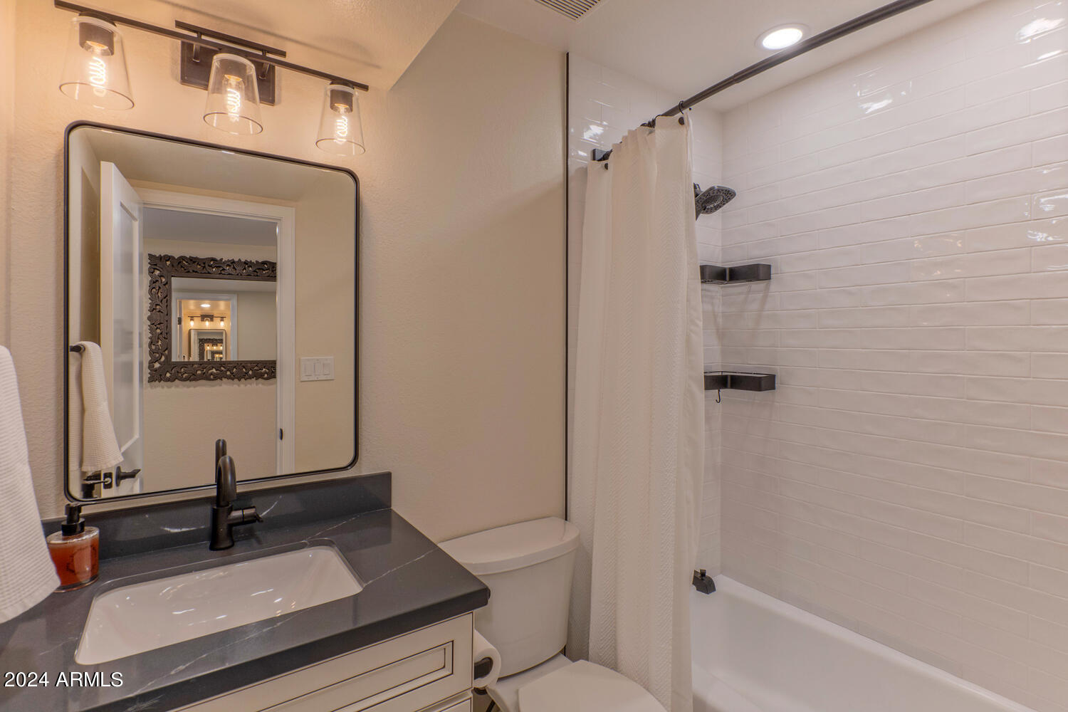 7809 E VALLEY VISTA Drive