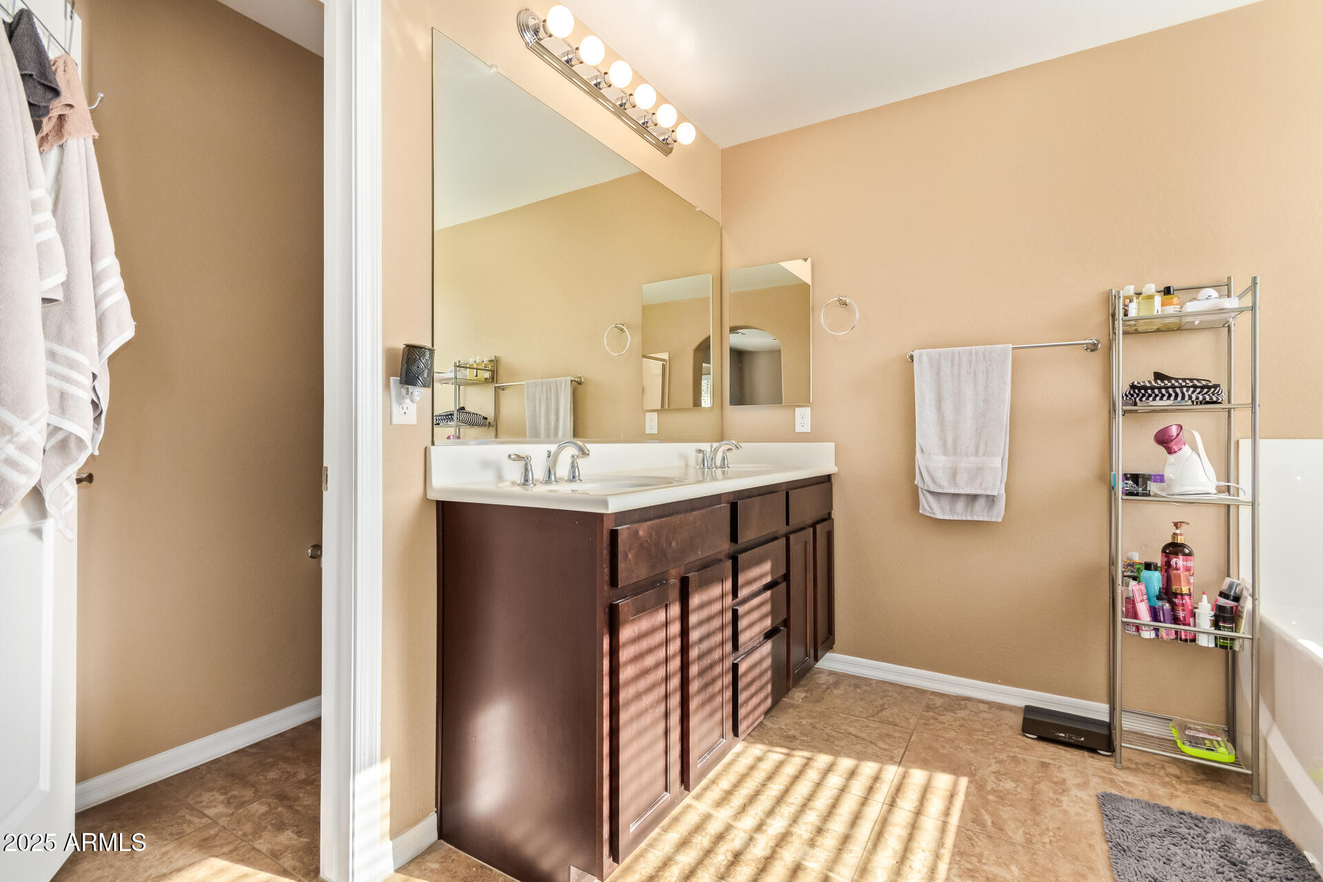 2929 W LA SALLE Street