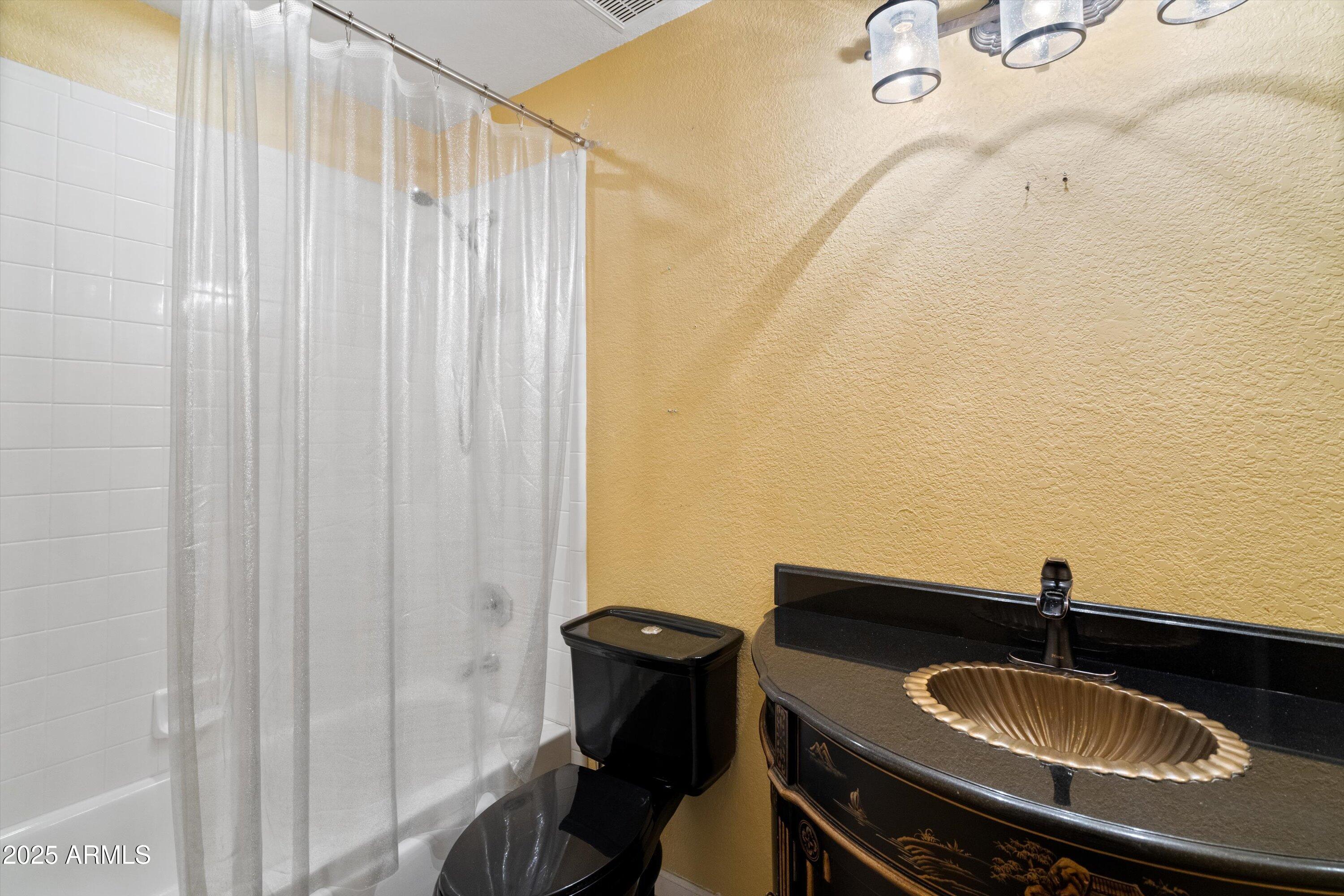 9130 E CRYSTAL Drive