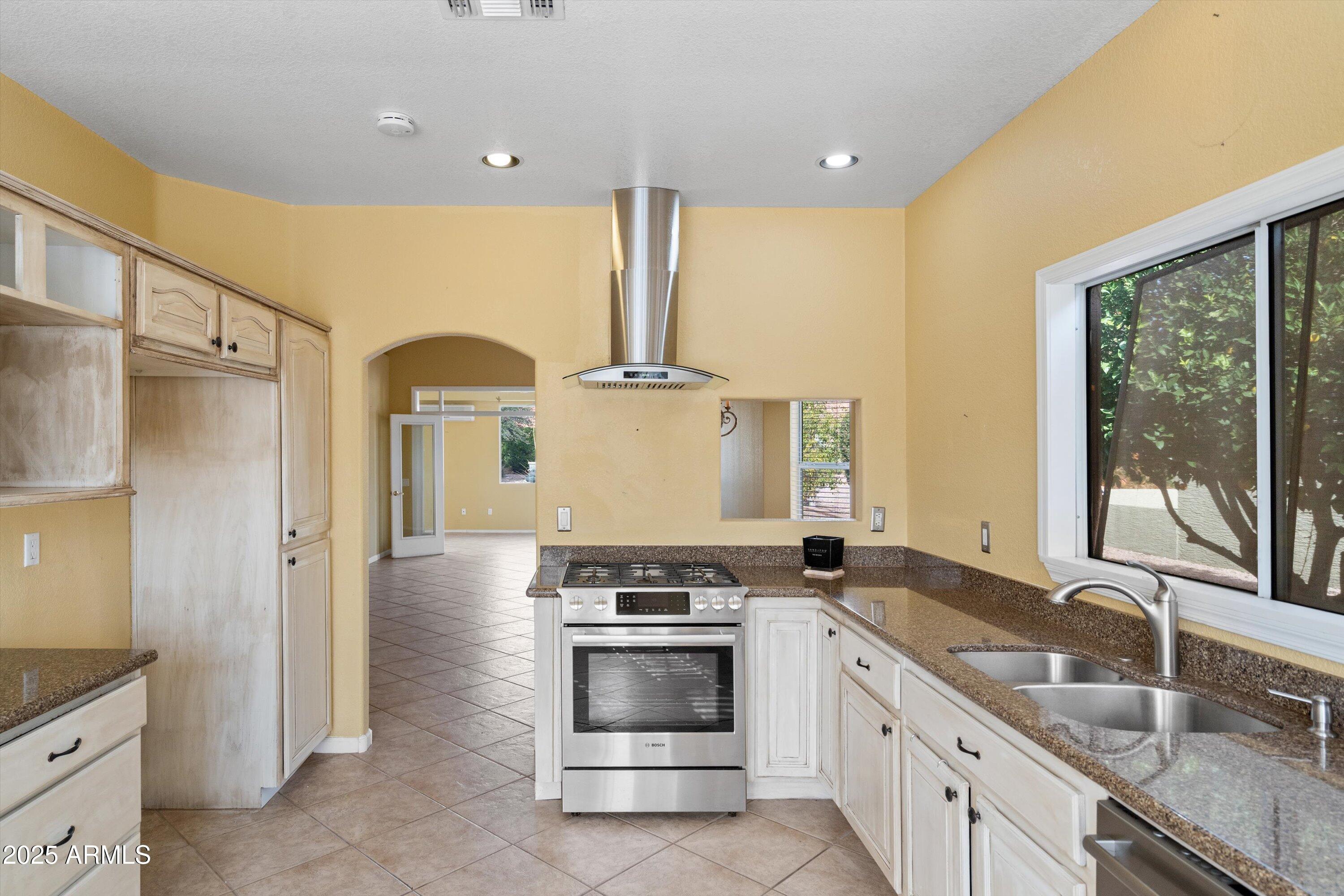 9130 E CRYSTAL Drive