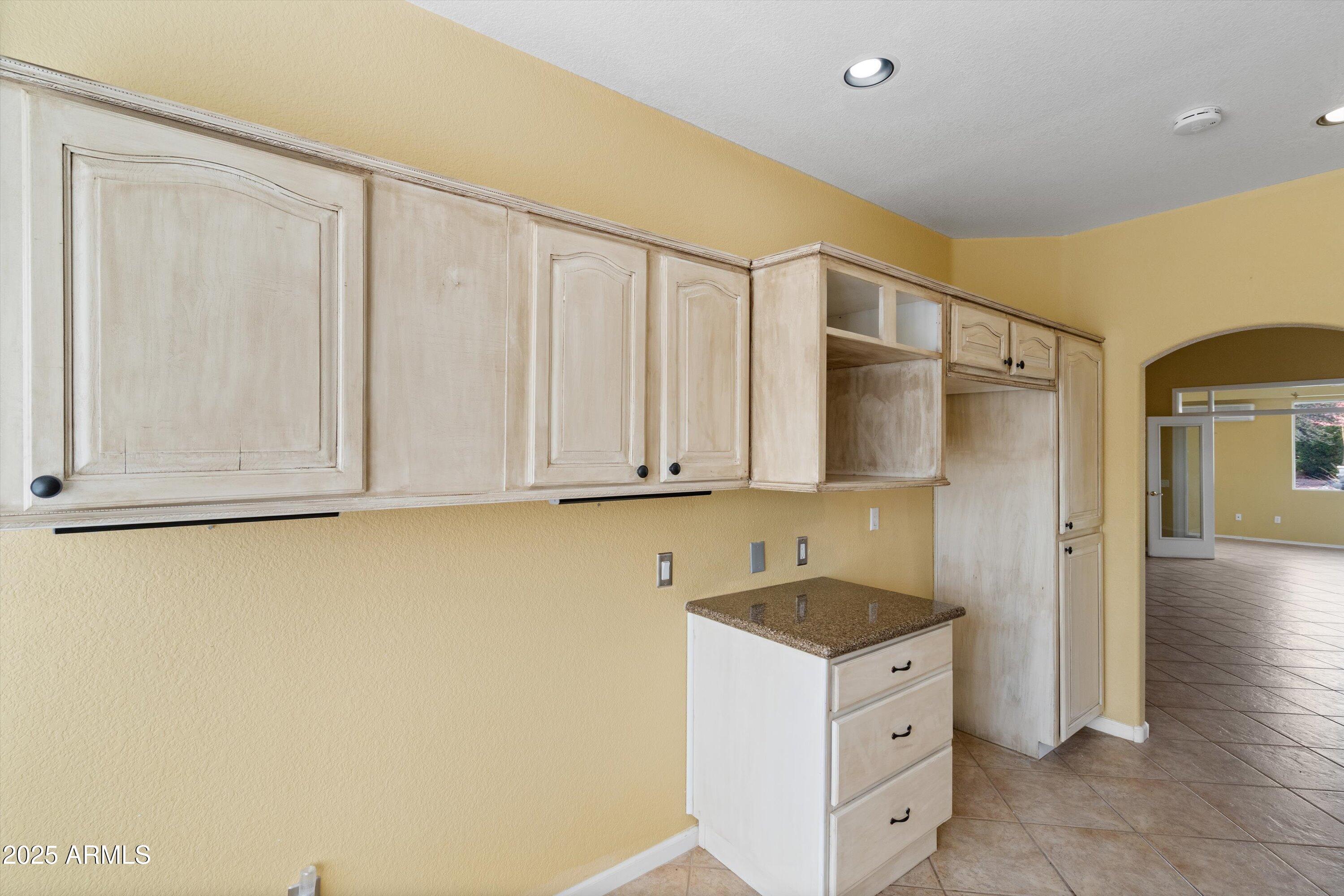 9130 E CRYSTAL Drive