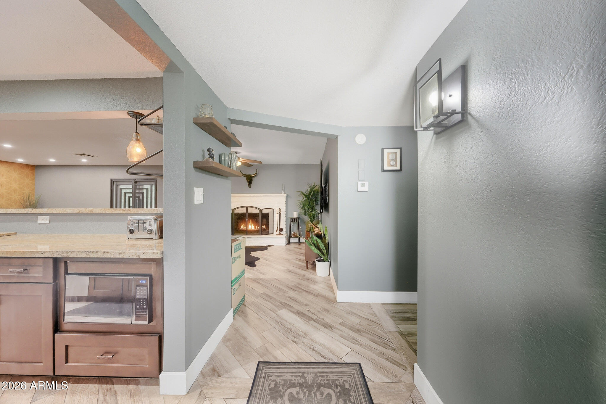 325 N FRASER Drive W