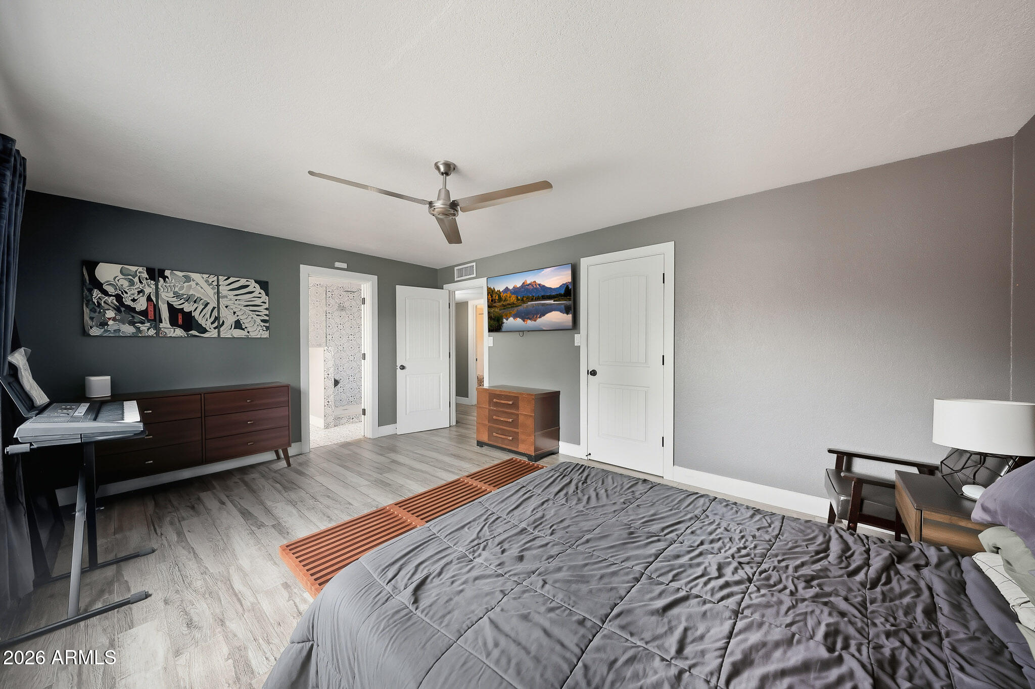 325 N FRASER Drive W