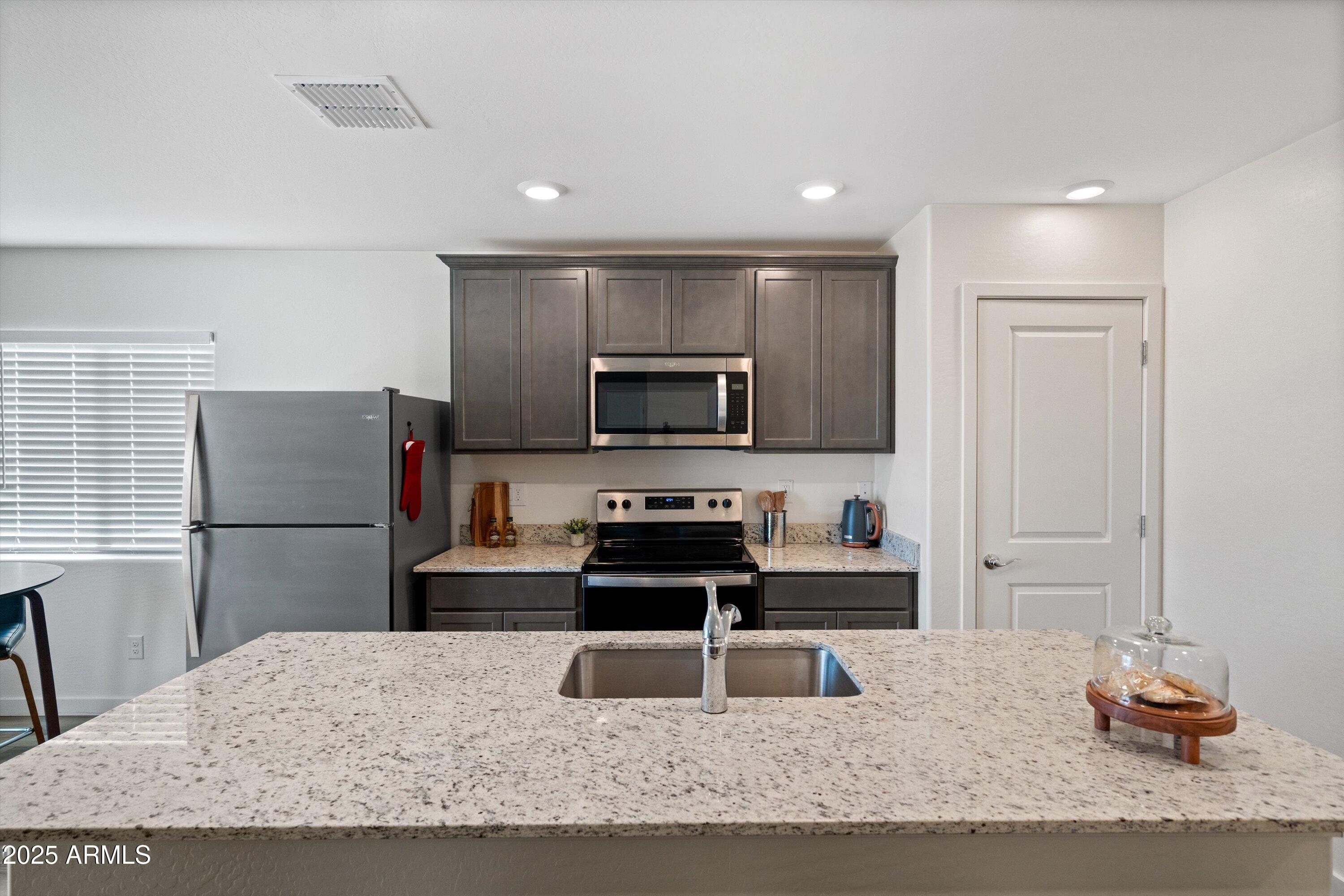 607 S WEST VIRGINIA Avenue