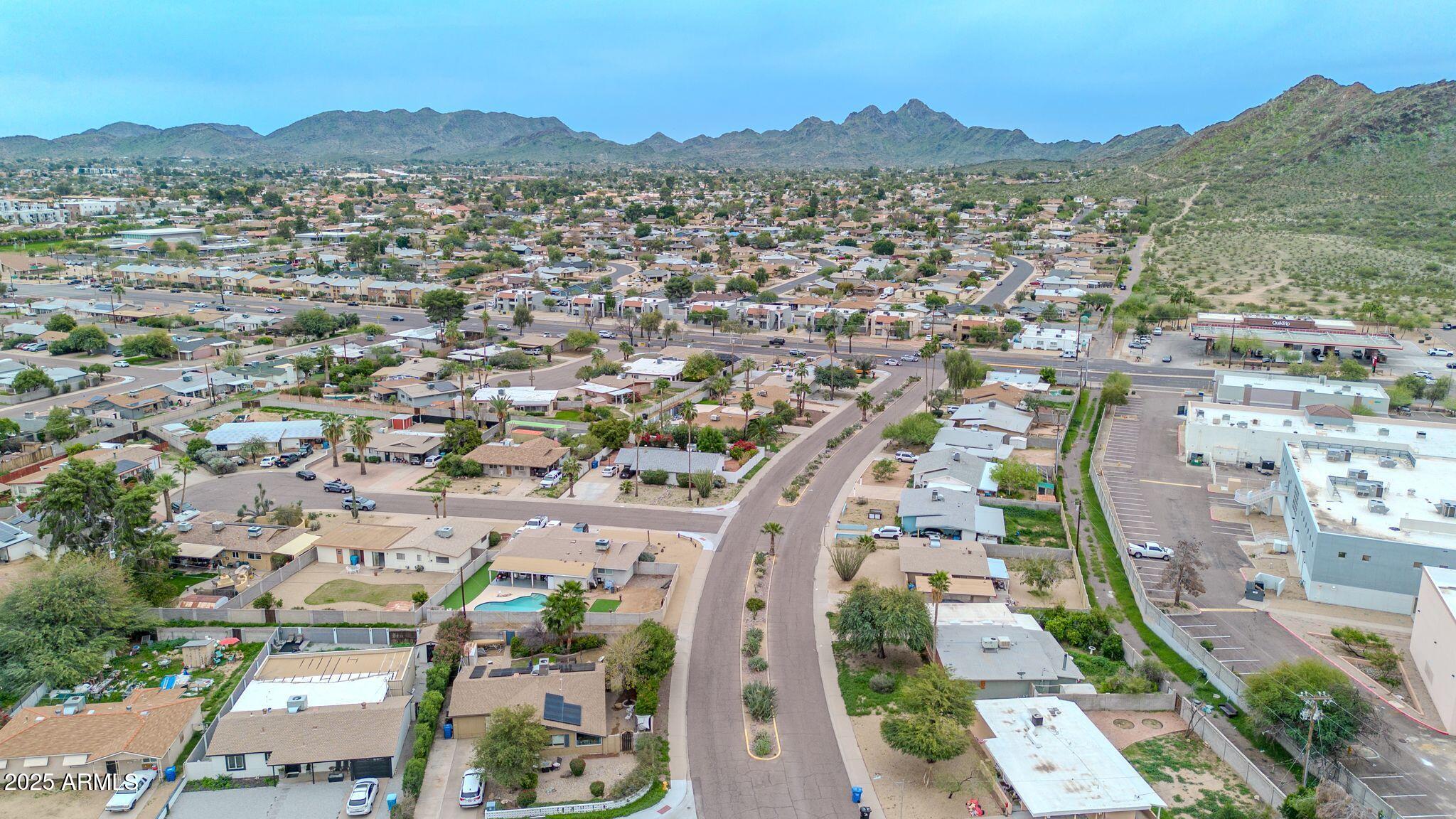 2208 E SYLVIA Street