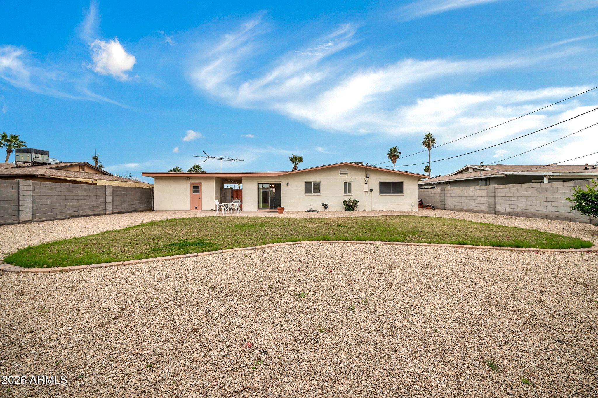 2208 E SYLVIA Street