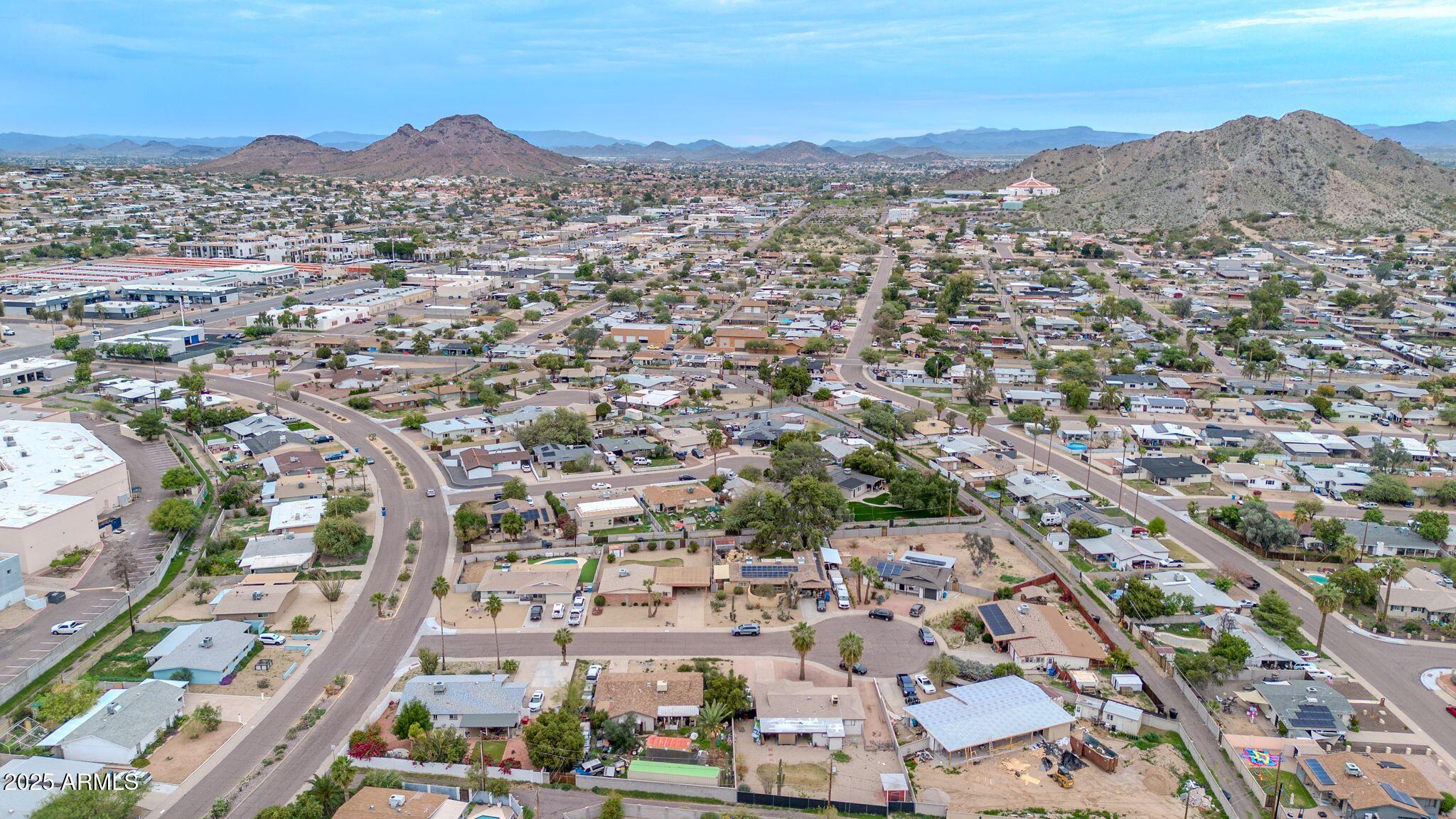 2208 E SYLVIA Street