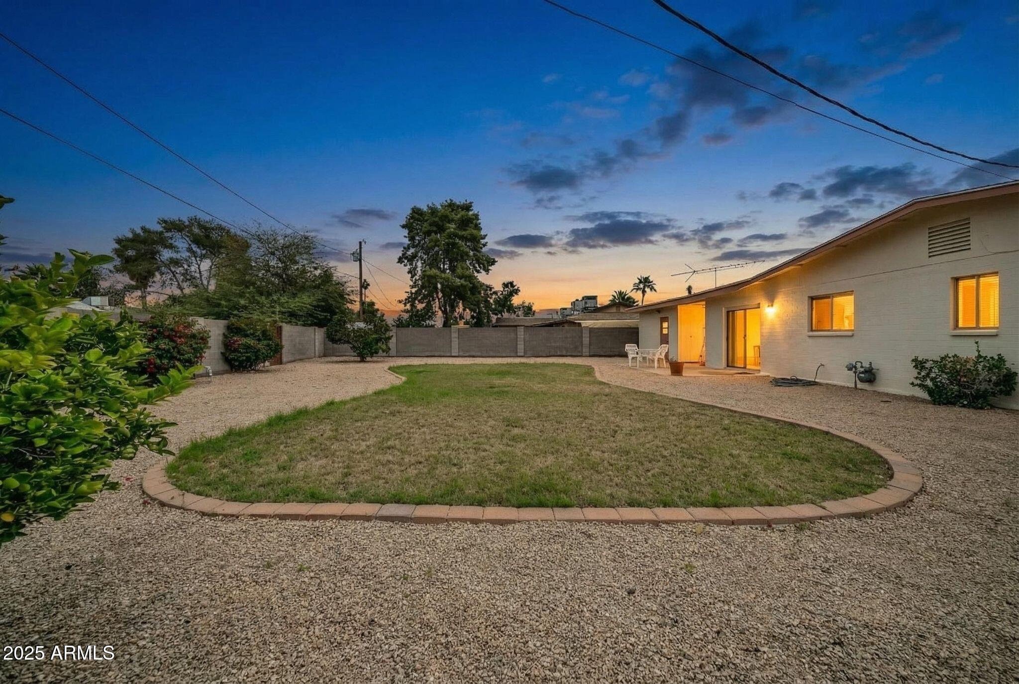 2208 E SYLVIA Street