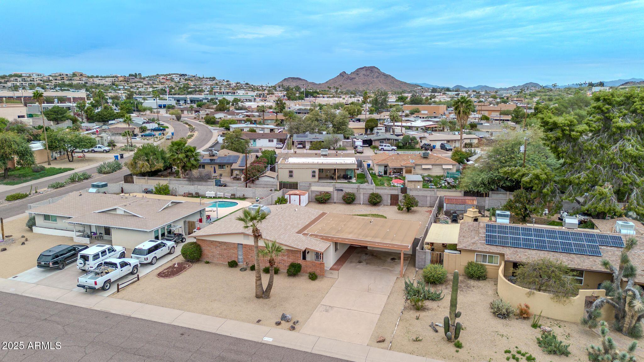 2208 E SYLVIA Street