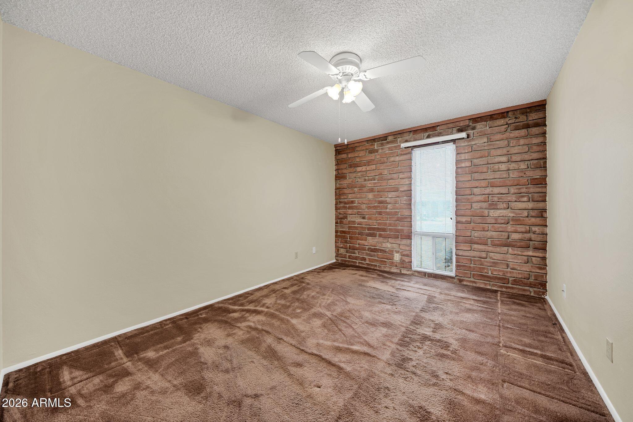 2208 E SYLVIA Street