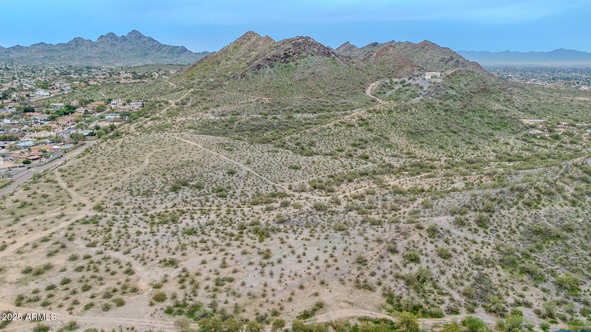 2208 E SYLVIA Street