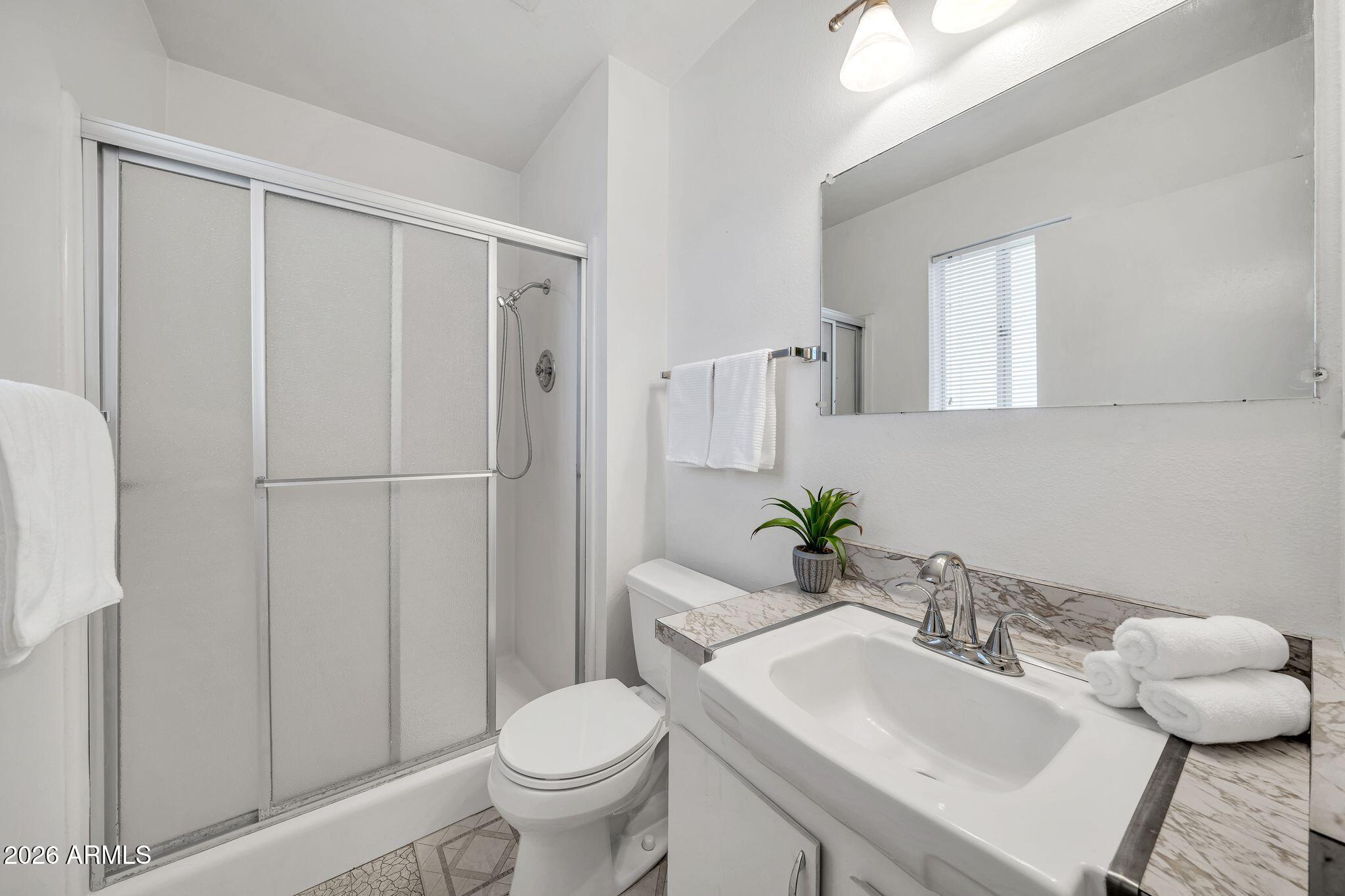 2208 E SYLVIA Street