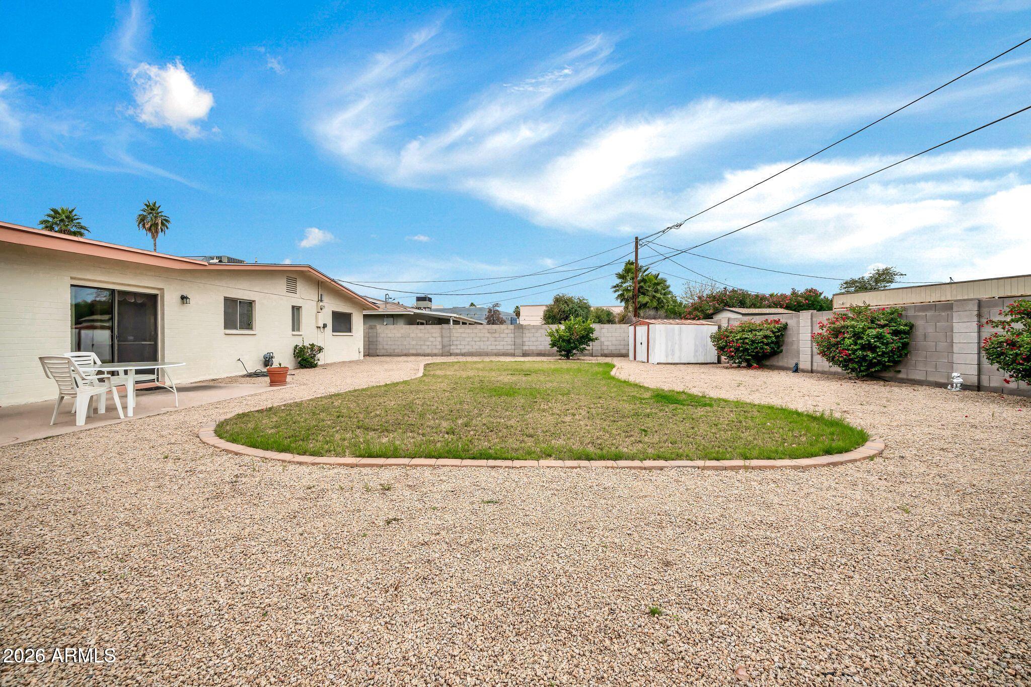 2208 E SYLVIA Street