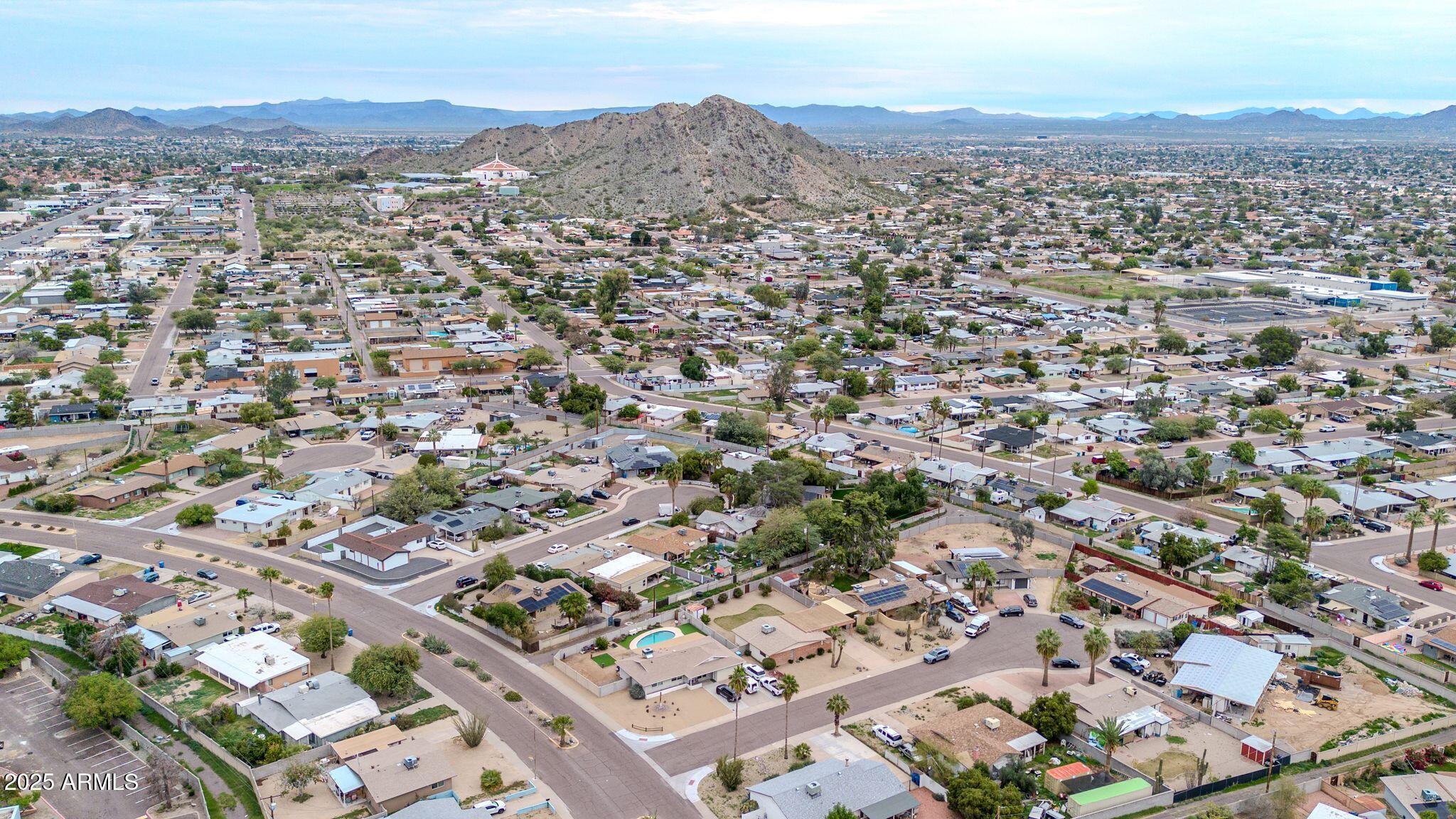 2208 E SYLVIA Street