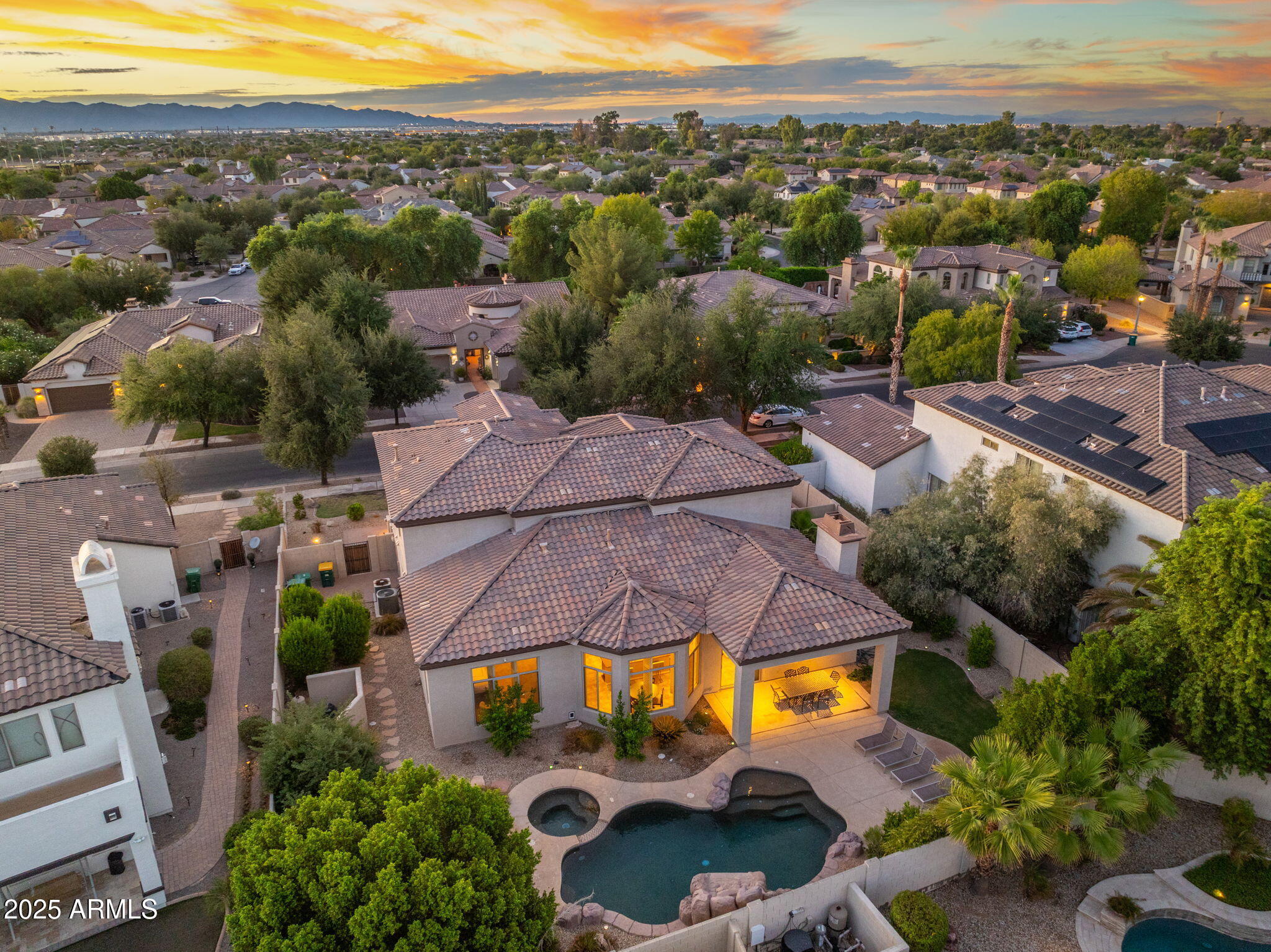 795 W VERBENA Lane