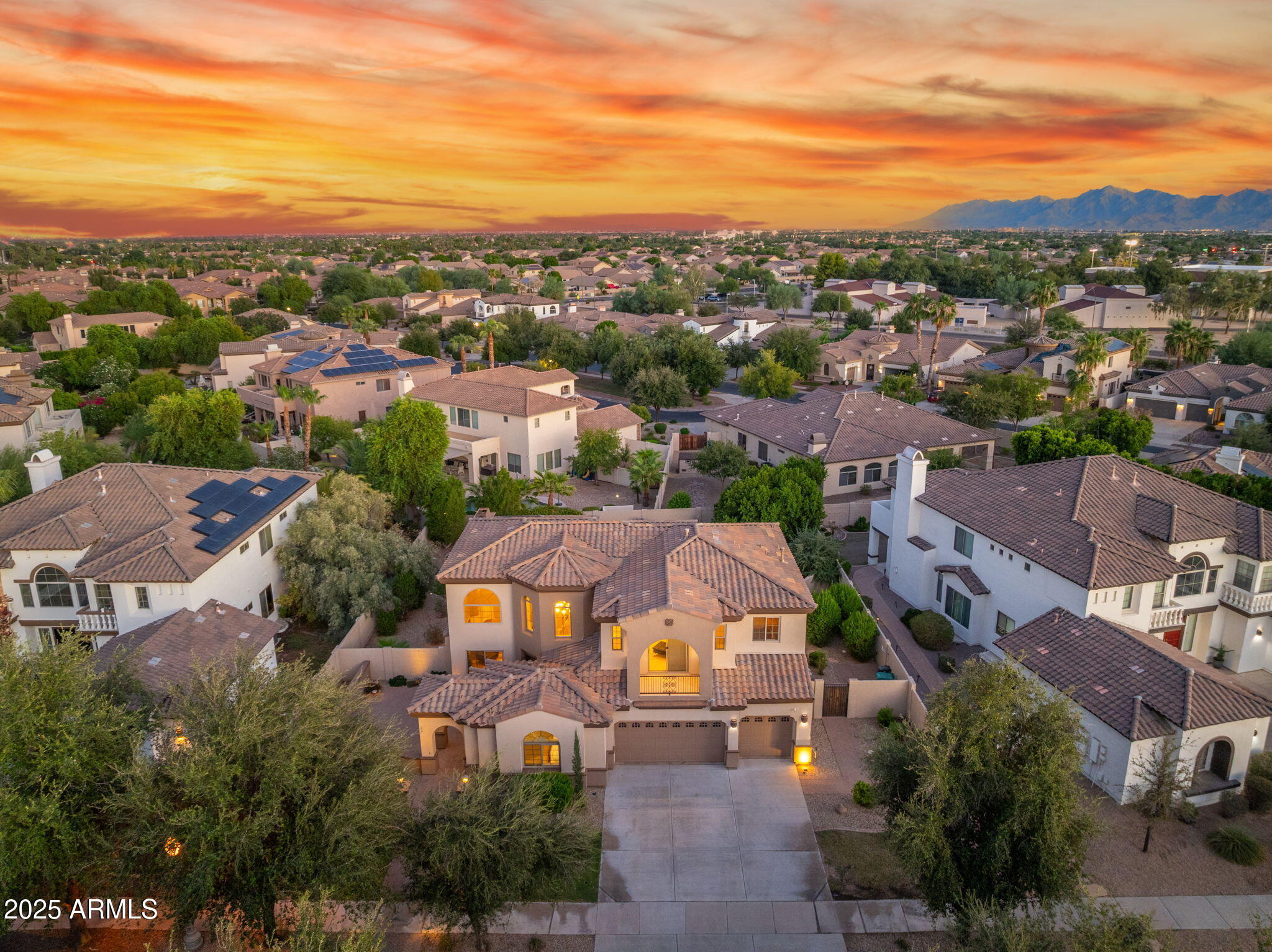 795 W VERBENA Lane