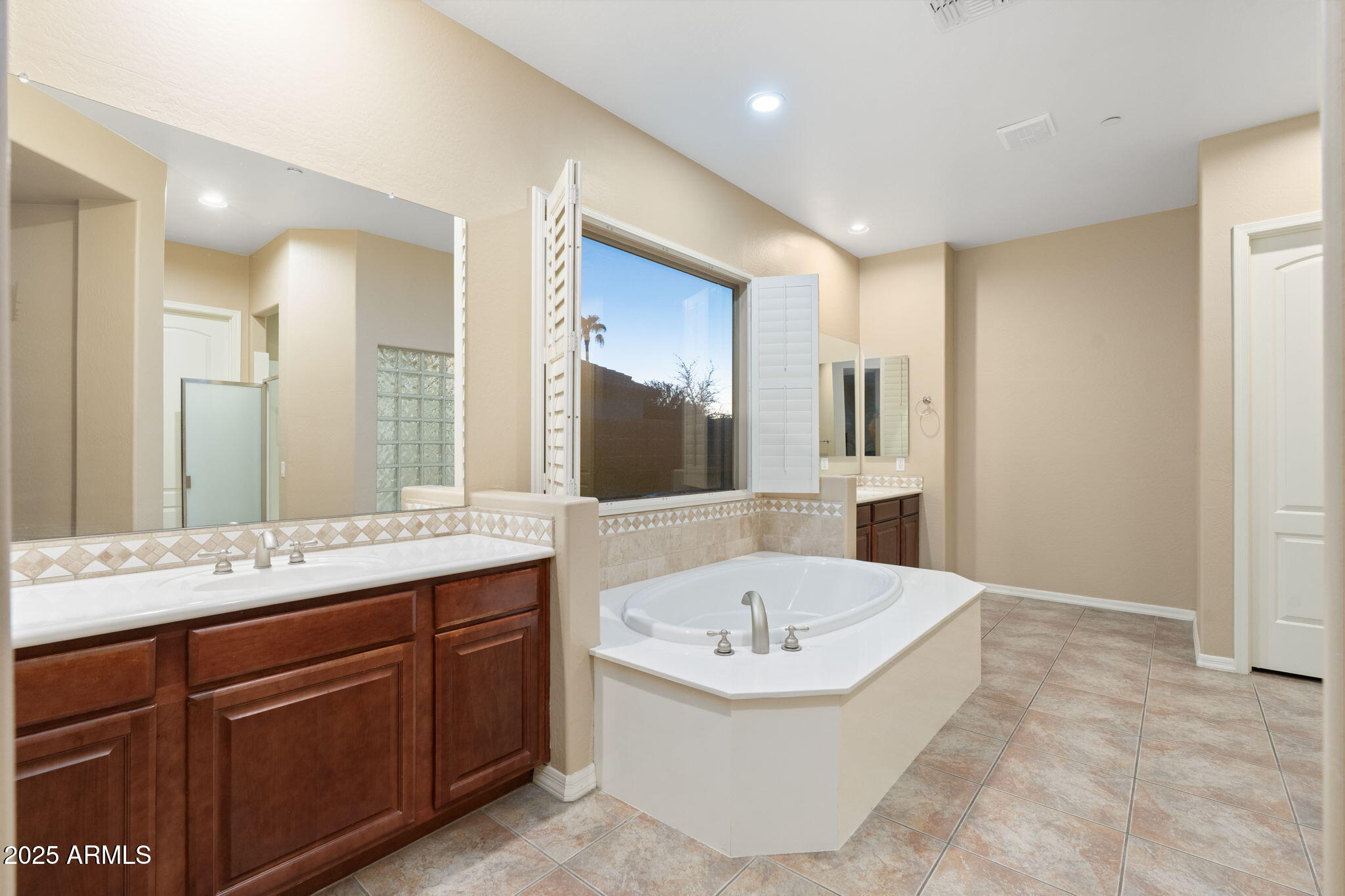 795 W VERBENA Lane