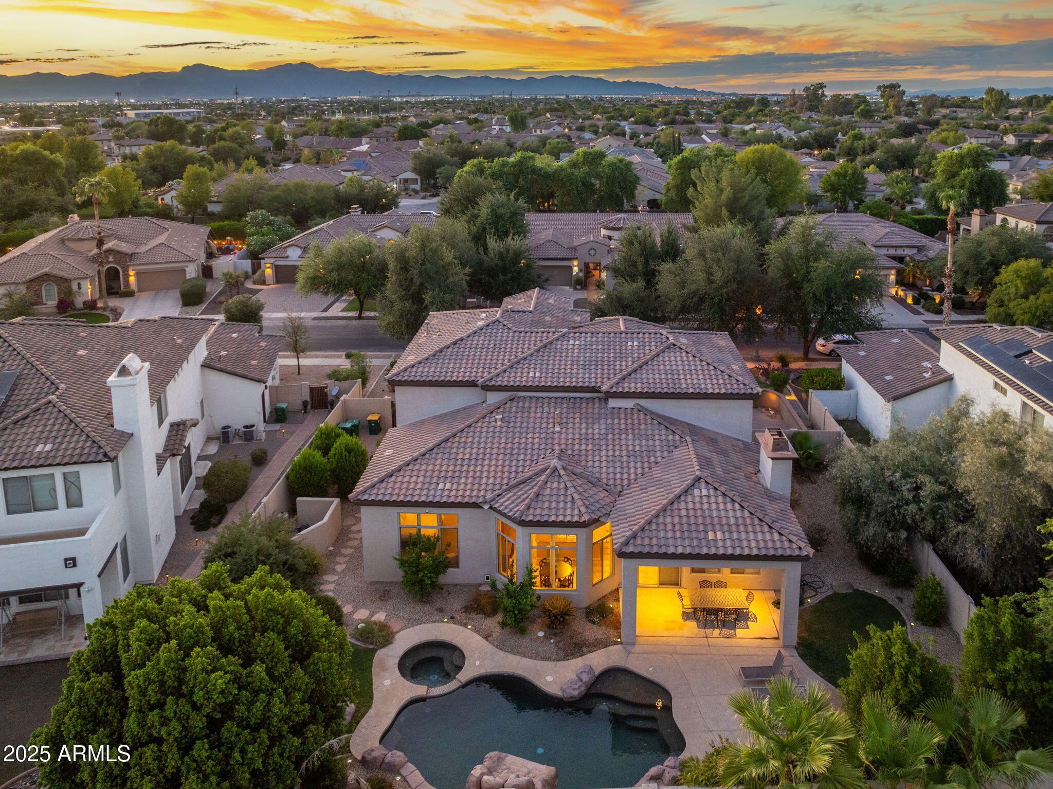 795 W VERBENA Lane