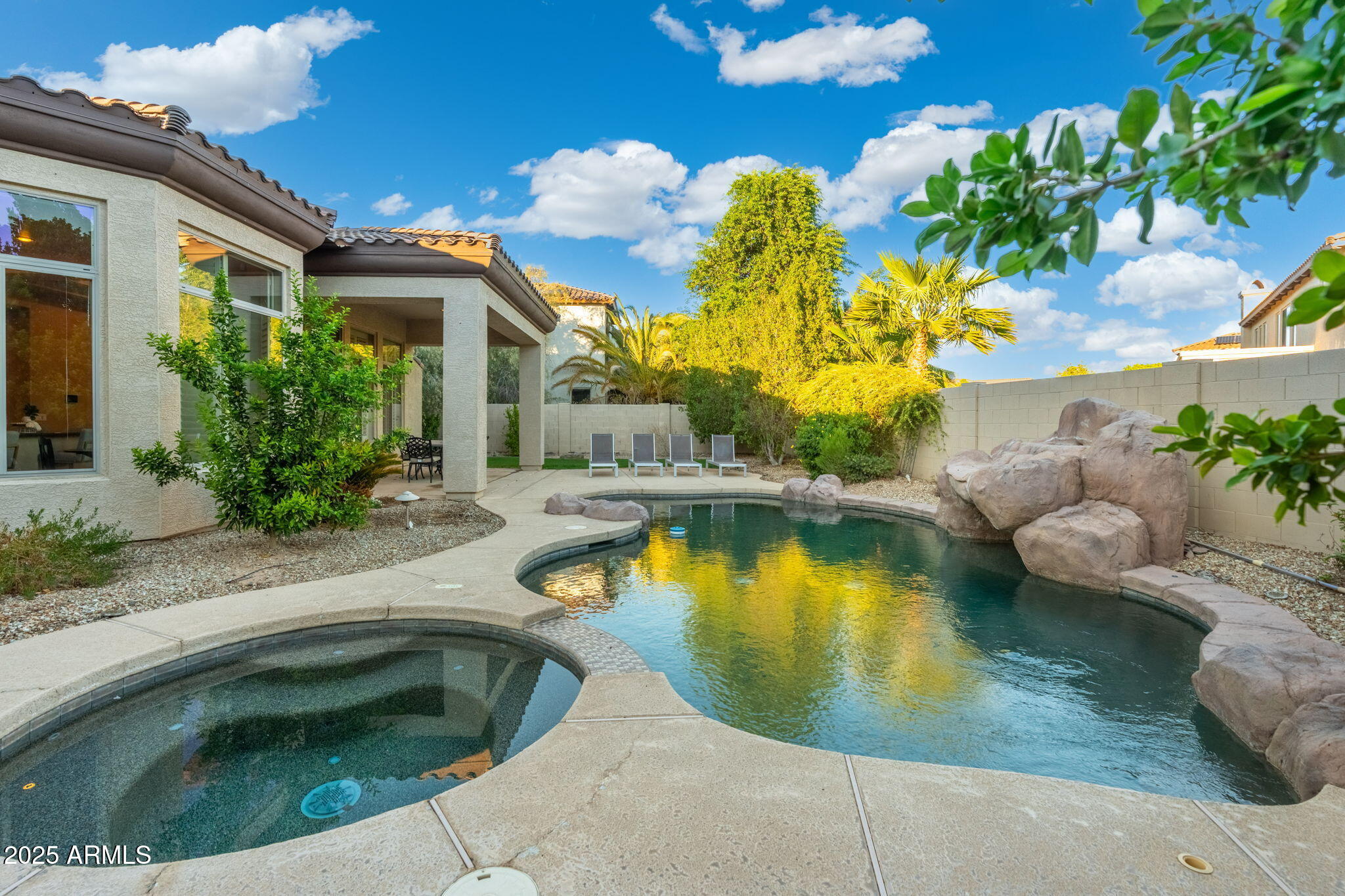 795 W VERBENA Lane