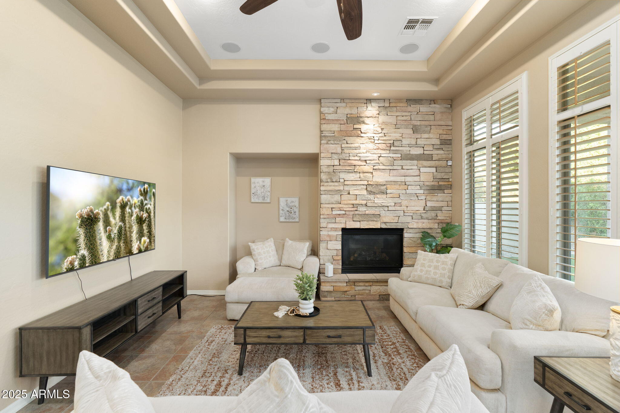 795 W VERBENA Lane