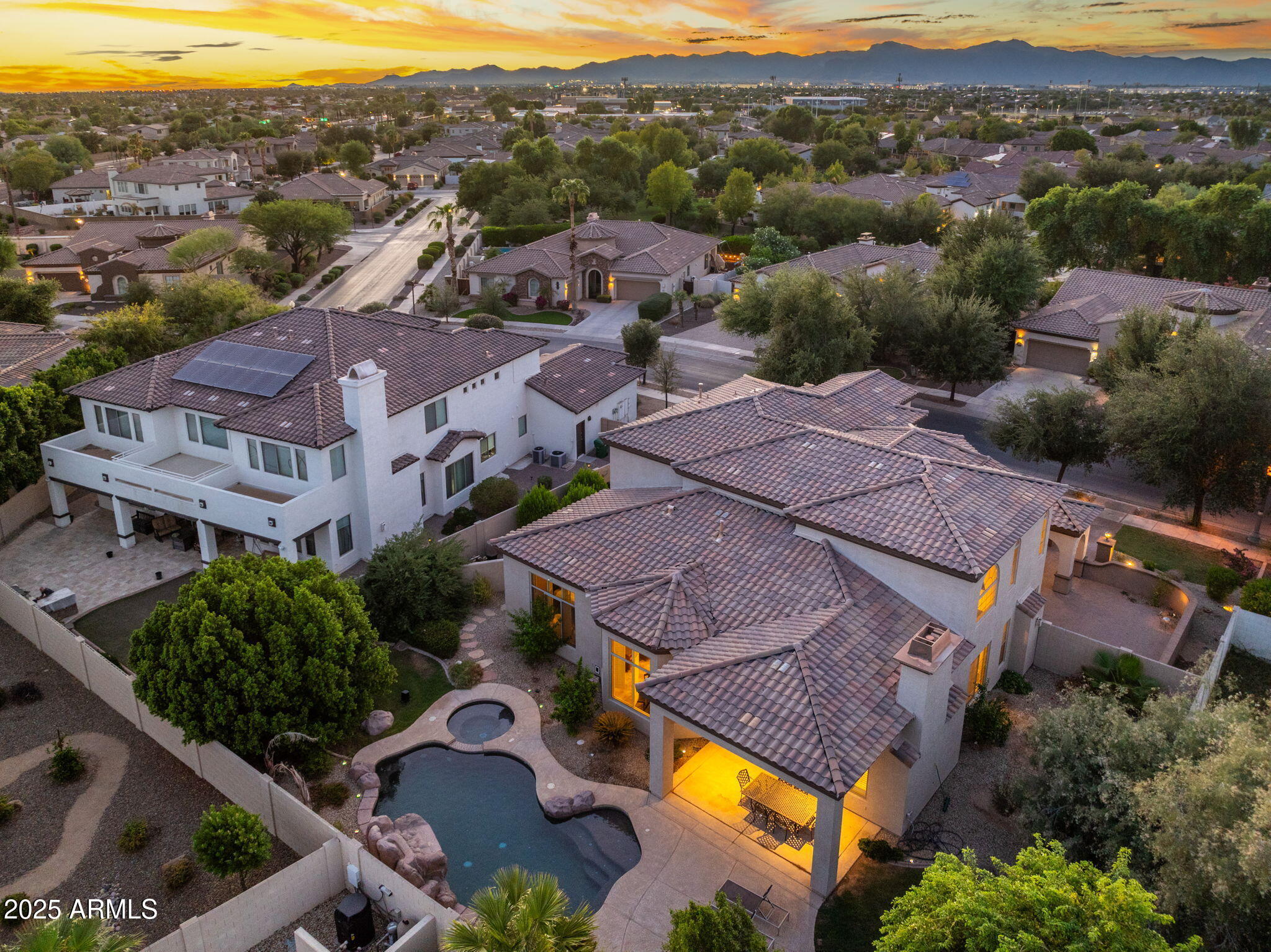 795 W VERBENA Lane