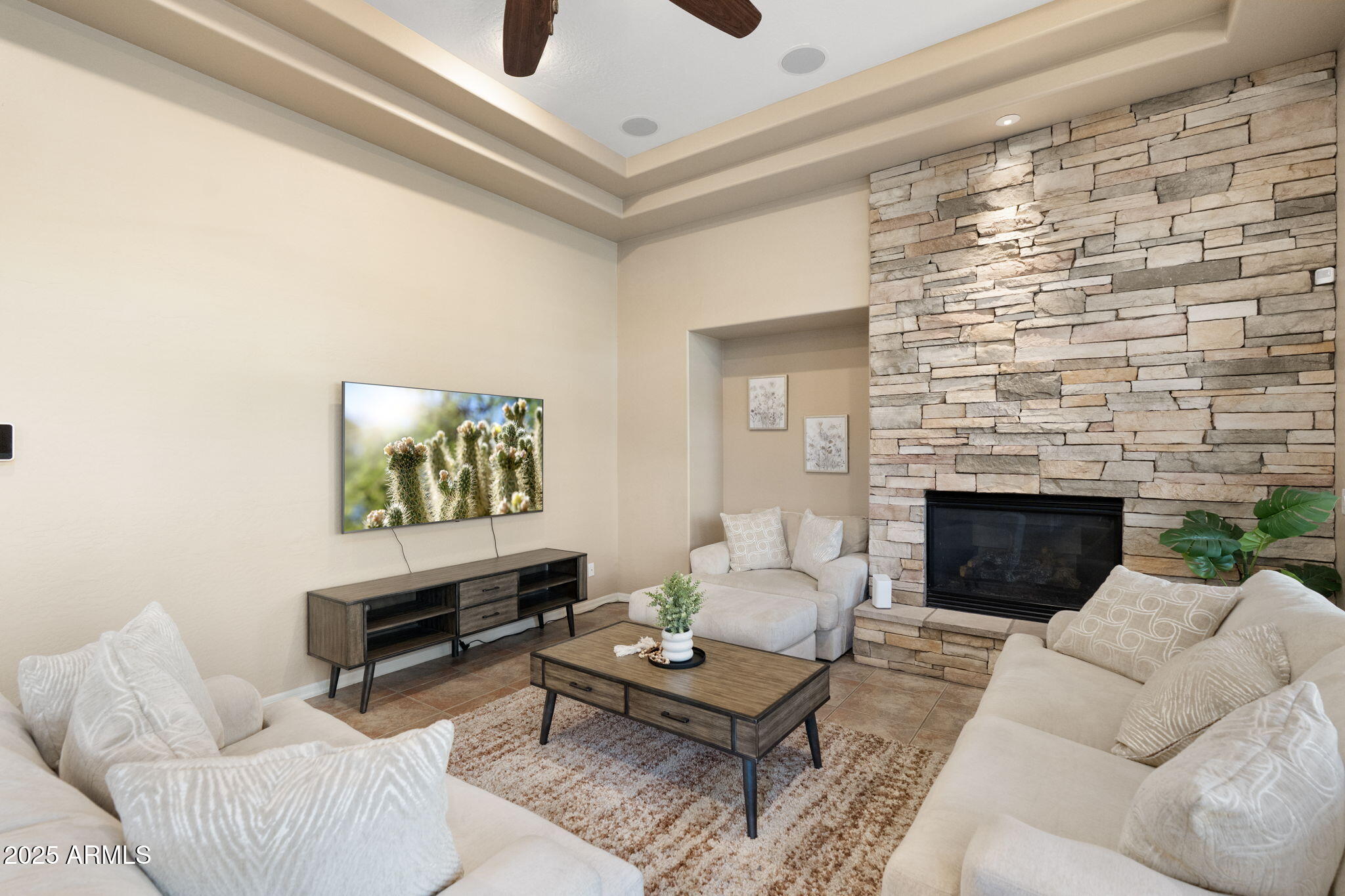 795 W VERBENA Lane