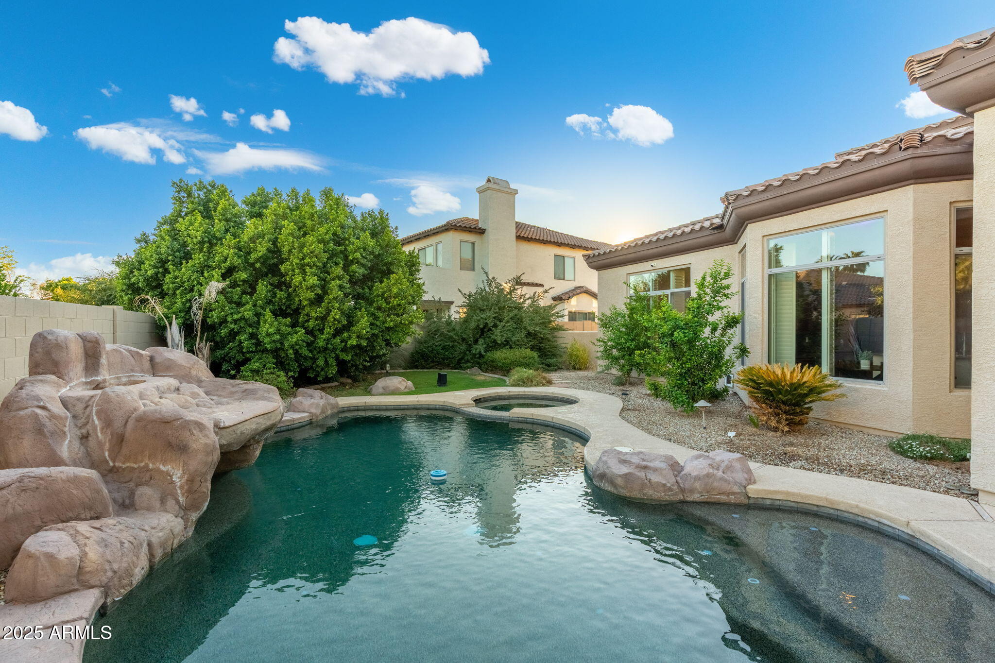 795 W VERBENA Lane