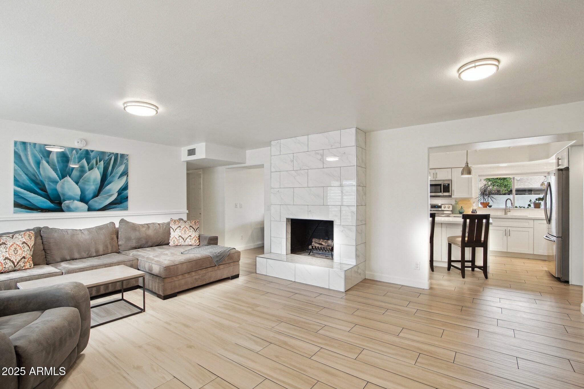 5119 E SHAW BUTTE Drive