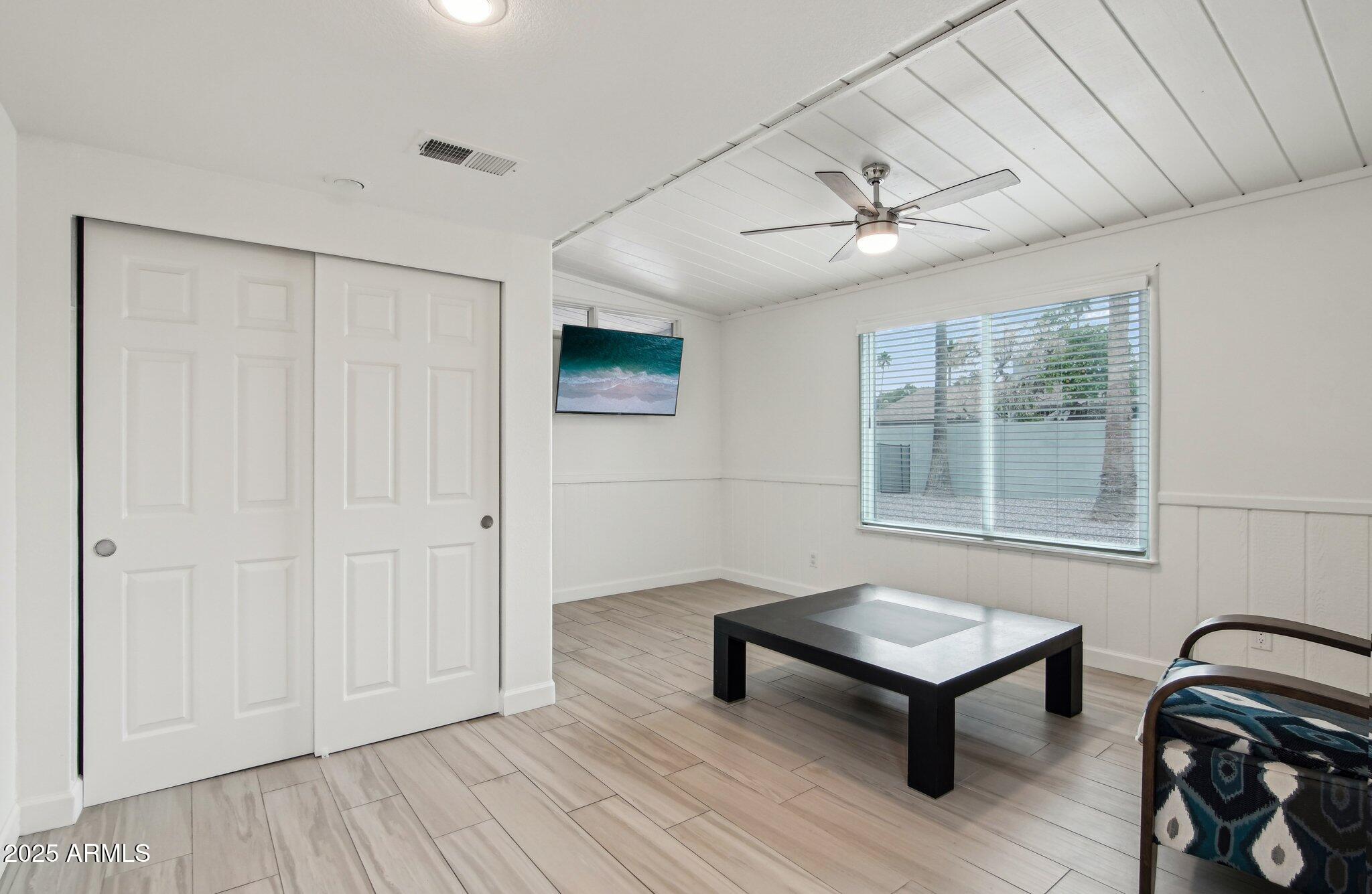 5119 E SHAW BUTTE Drive