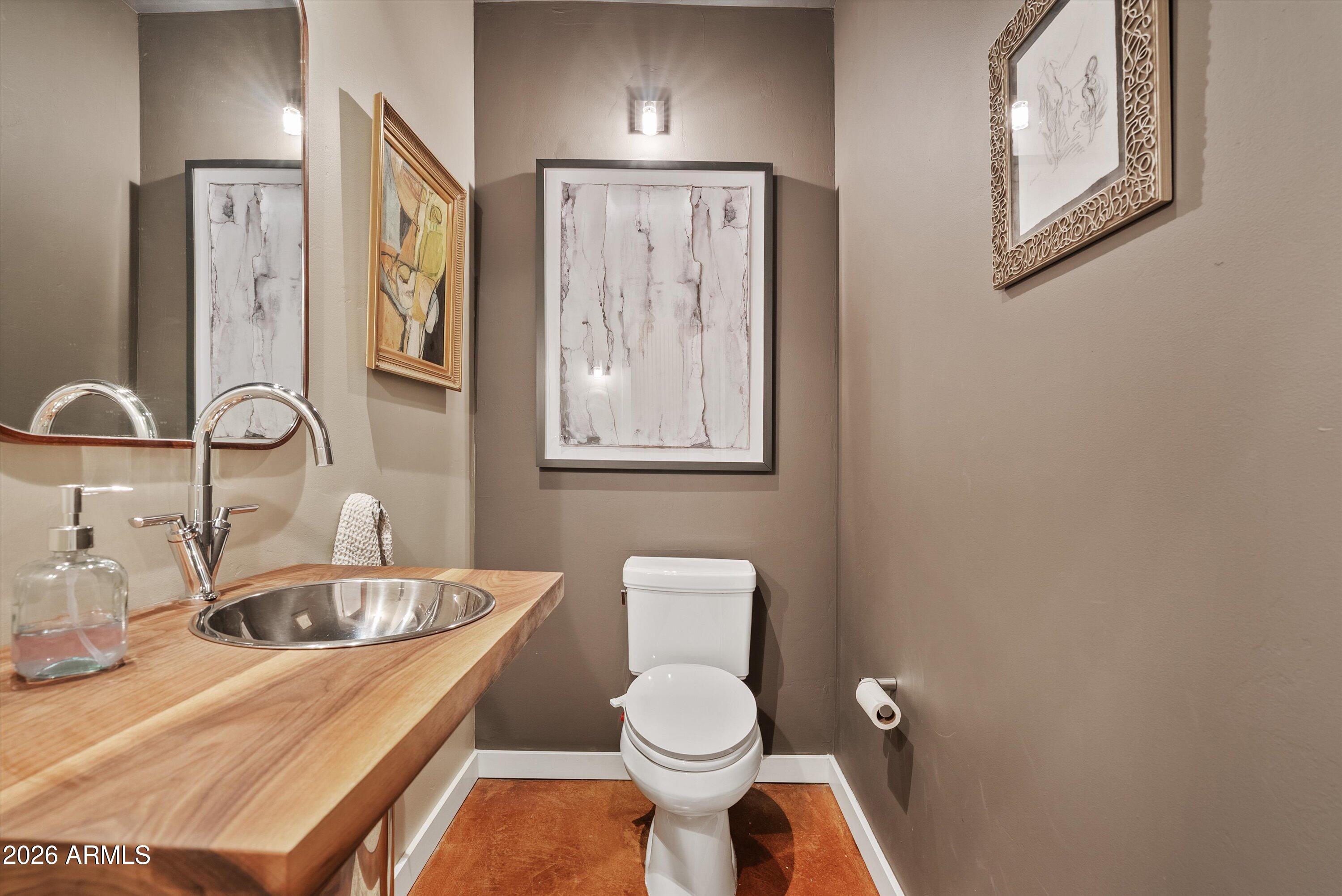 2933 E PIERSON Street