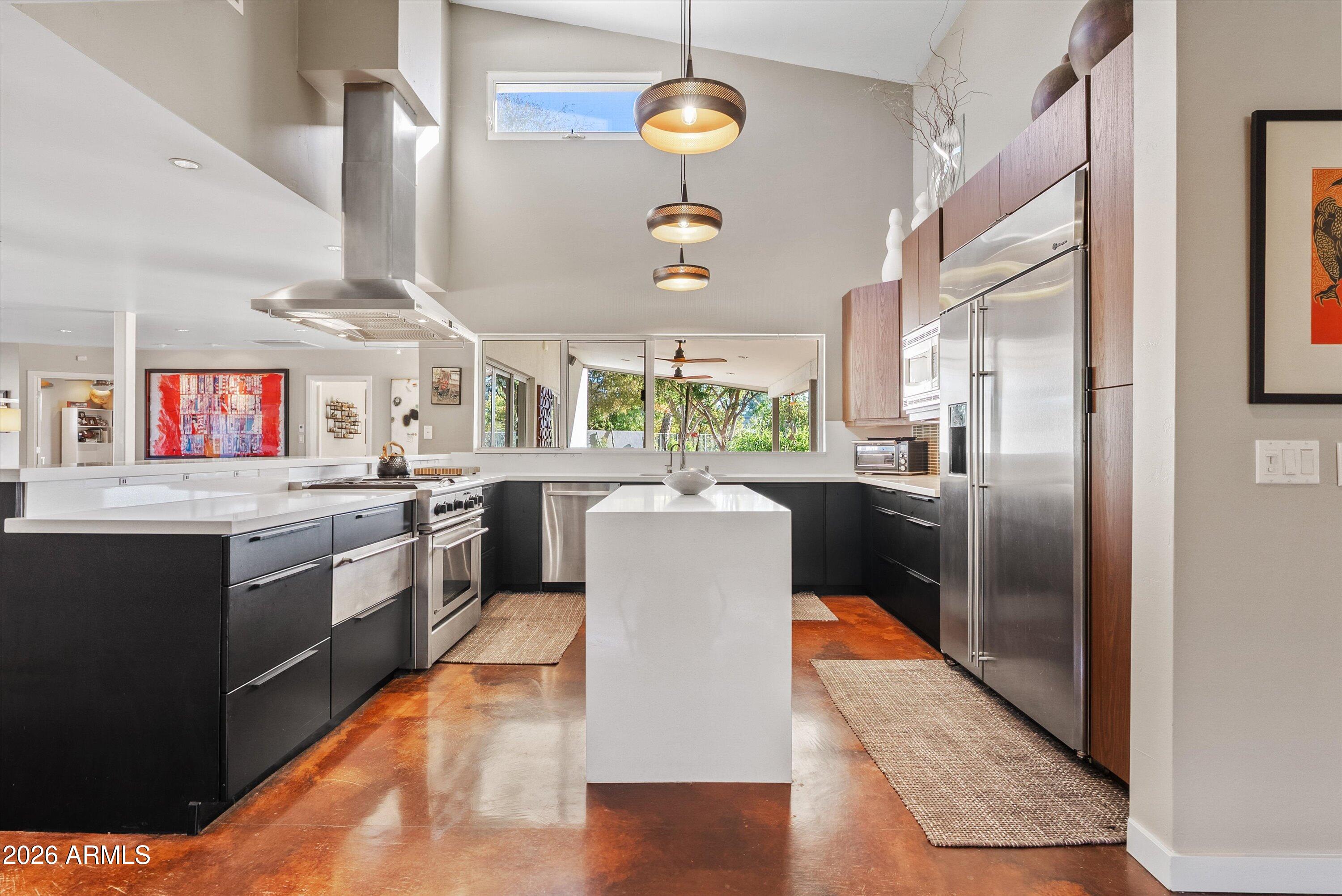 2933 E PIERSON Street