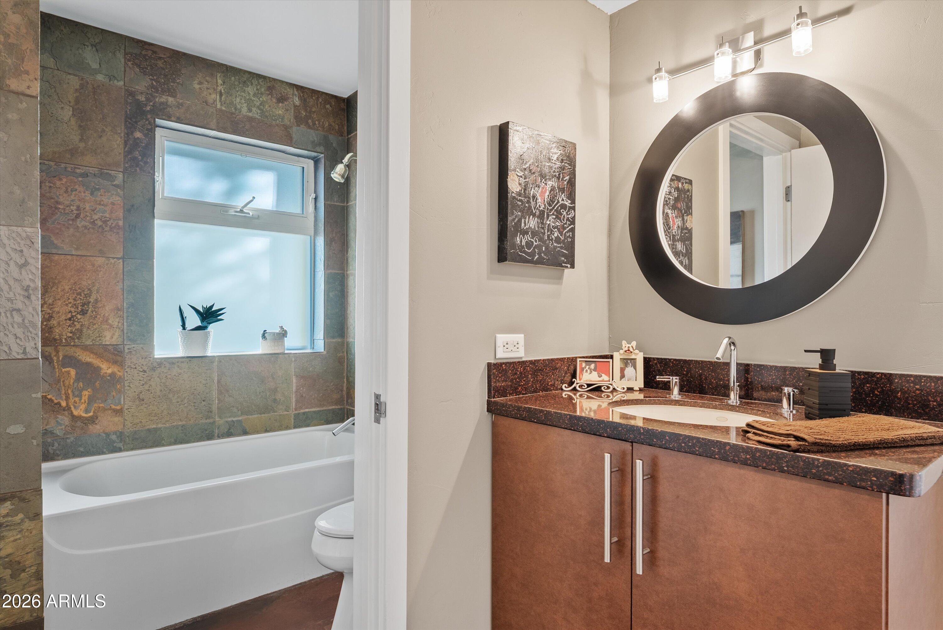 2933 E PIERSON Street