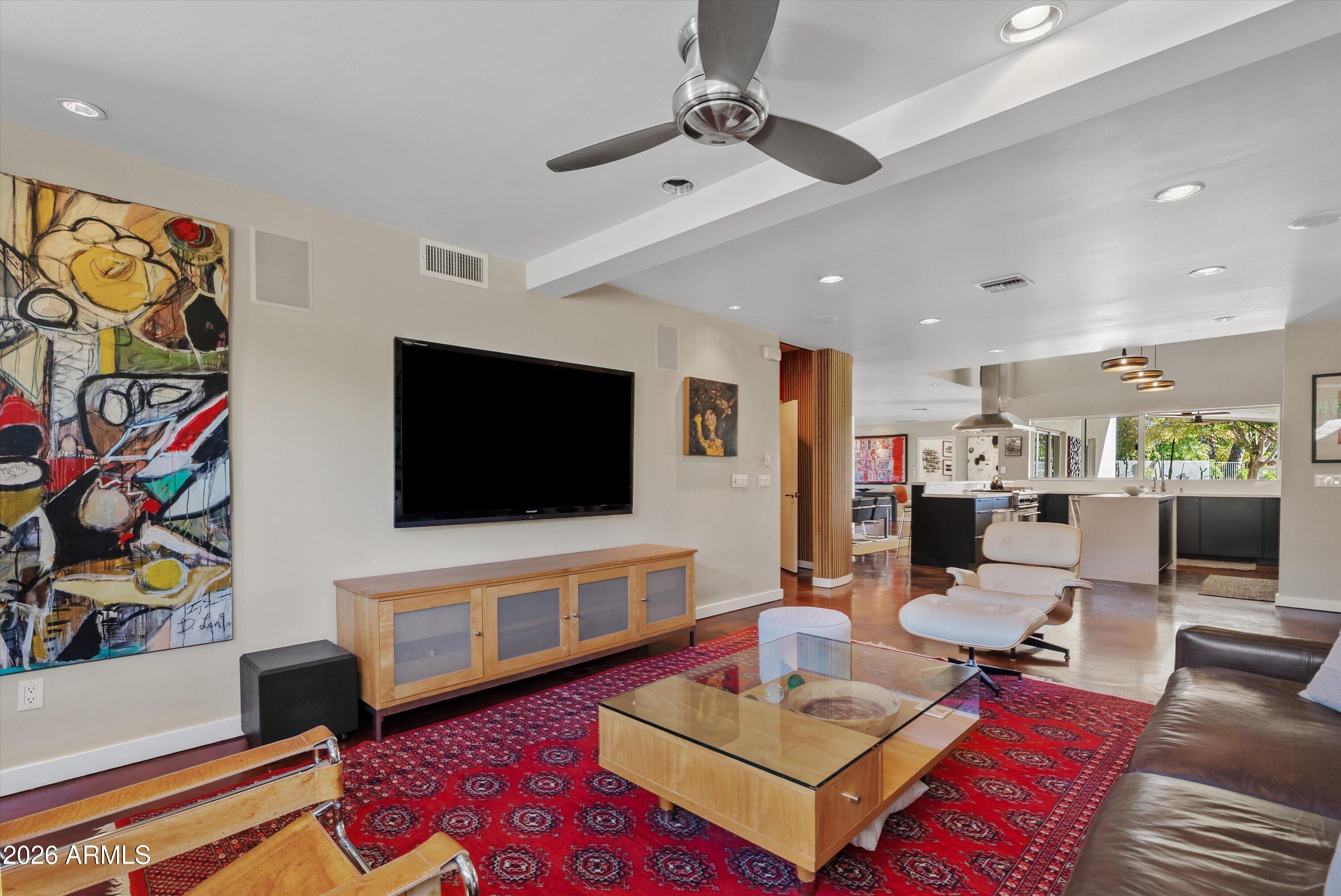 2933 E PIERSON Street