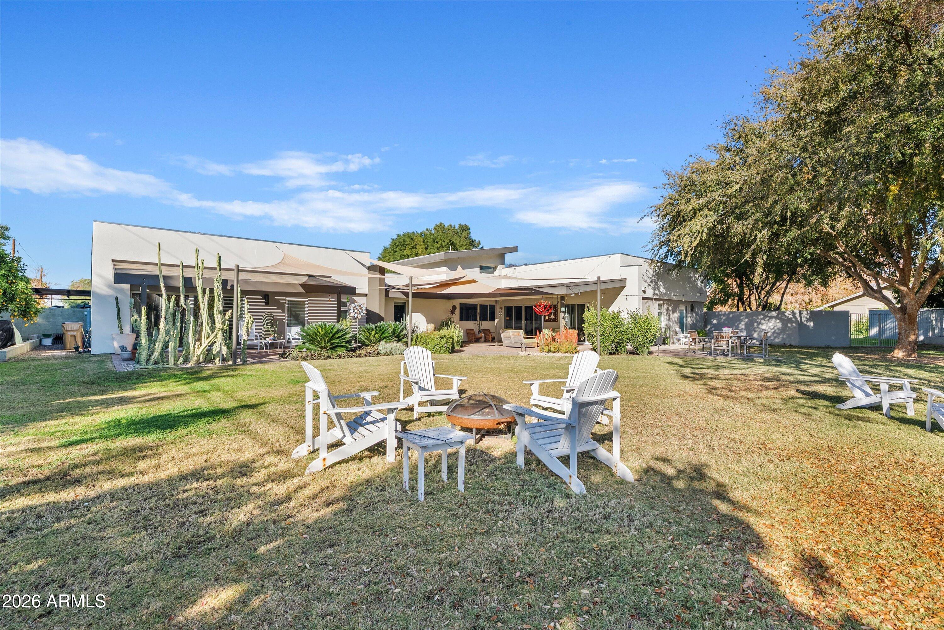 2933 E PIERSON Street