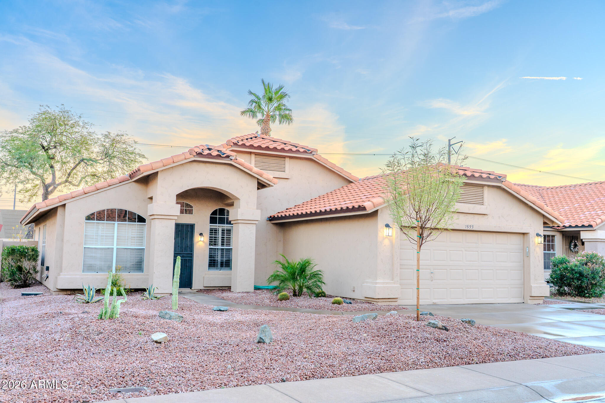 1533 E WINDSONG Drive