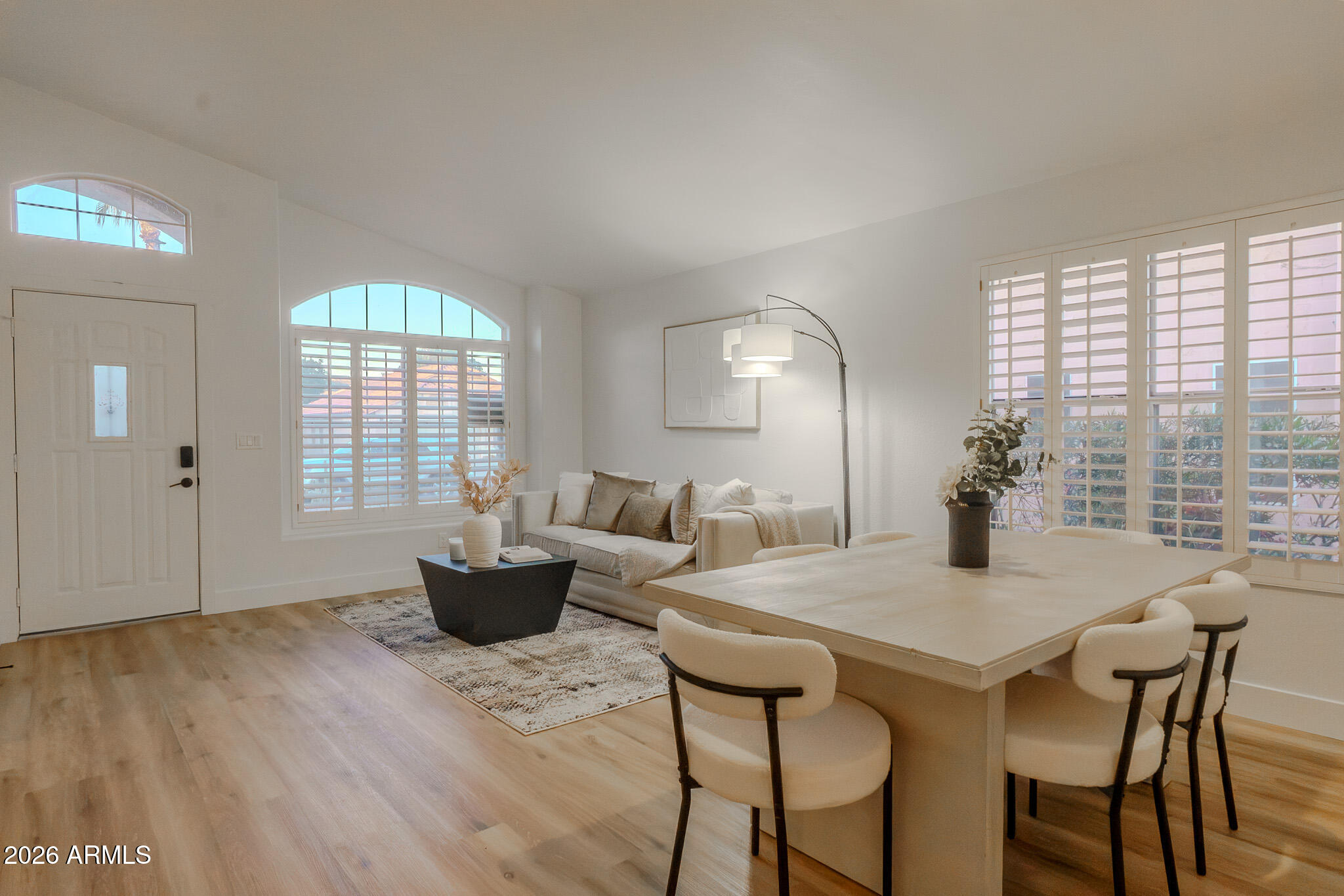 1533 E WINDSONG Drive